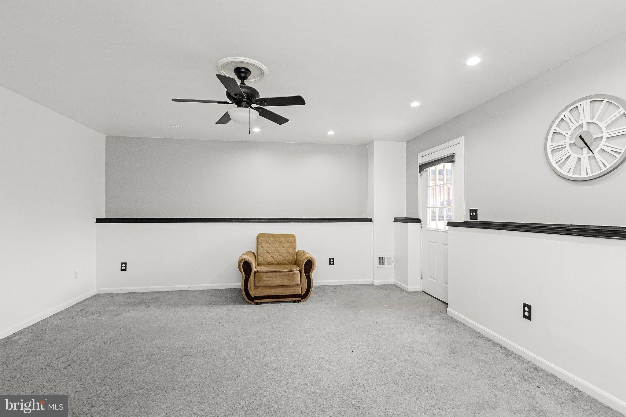 OLD GABLE SQUARE - Residential