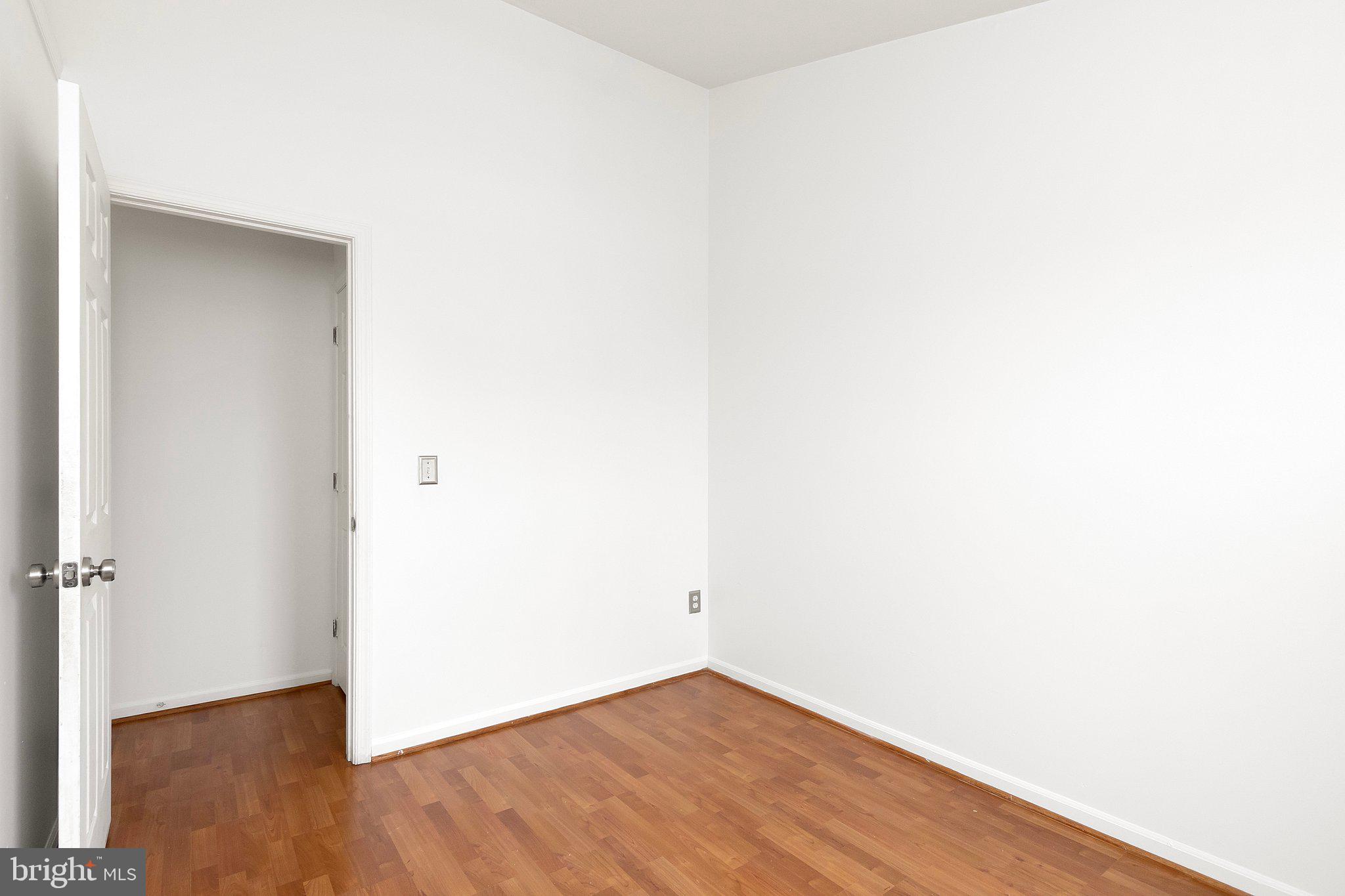 OLD GABLE SQUARE - Residential