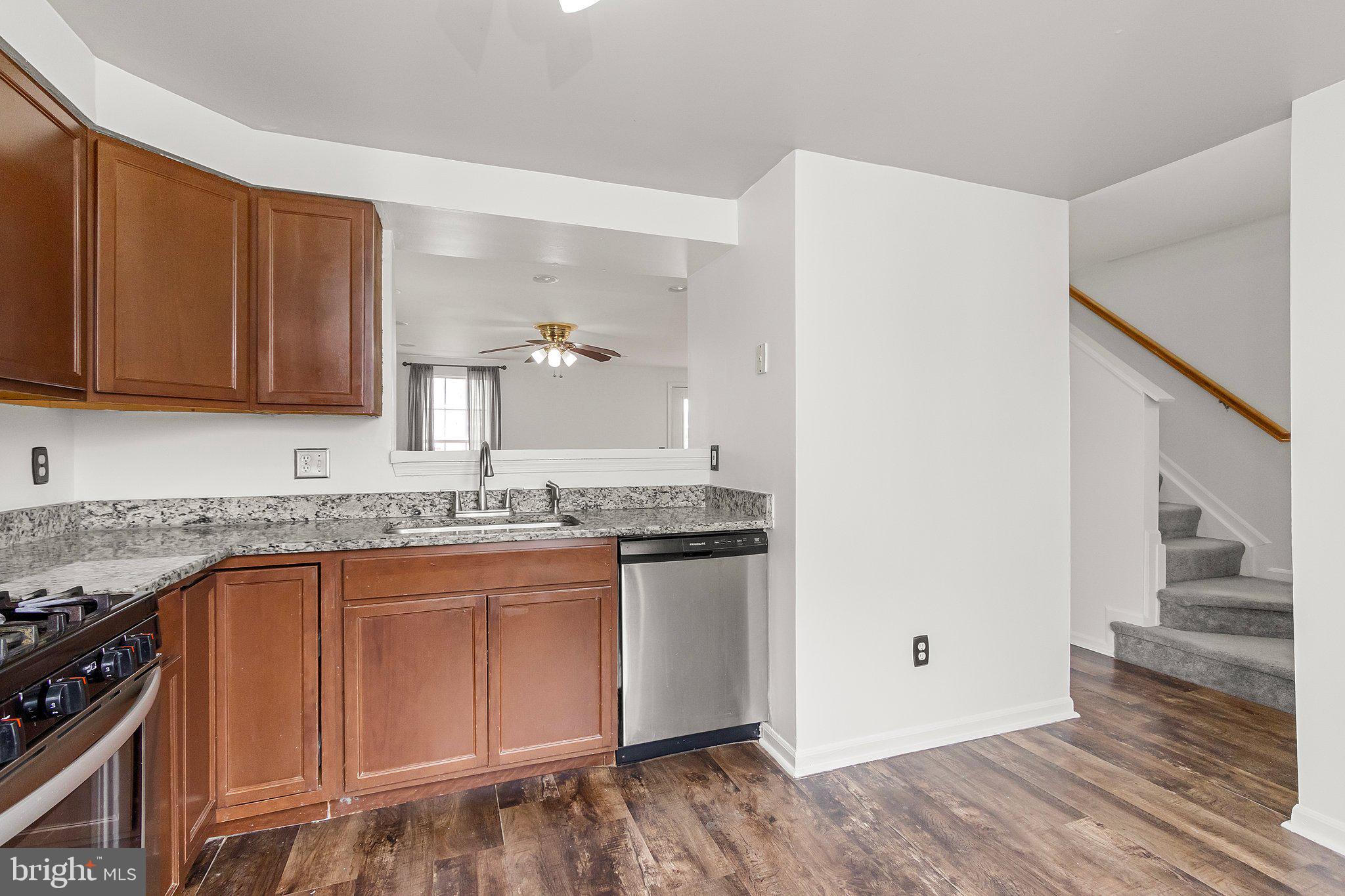 OLD GABLE SQUARE - Residential