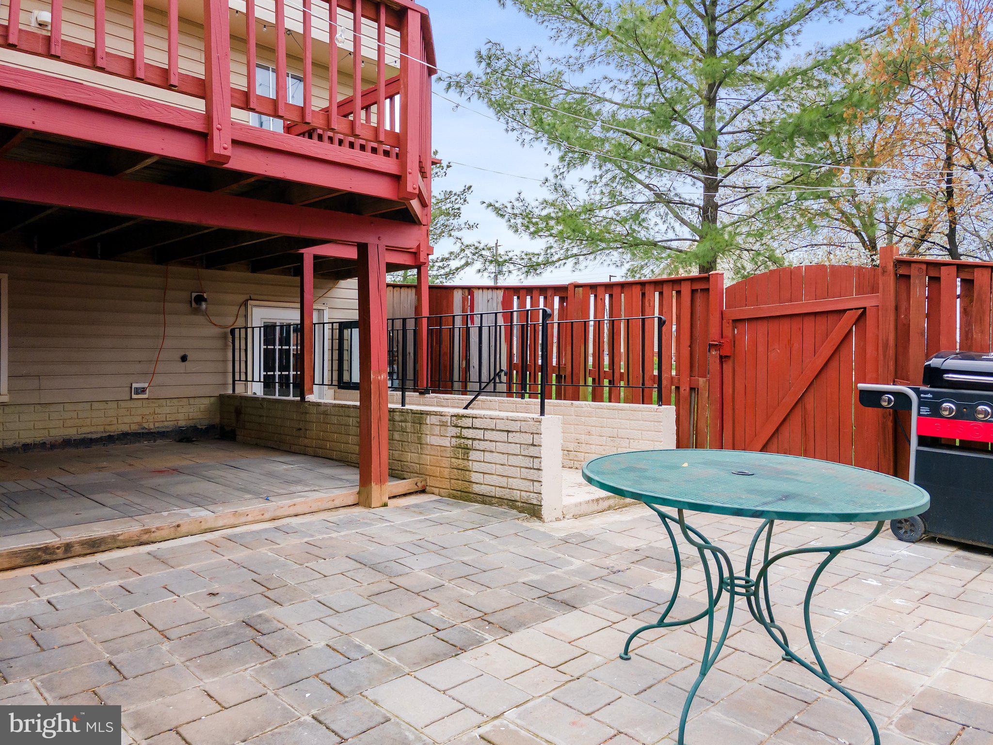 OLD GABLE SQUARE - Residential