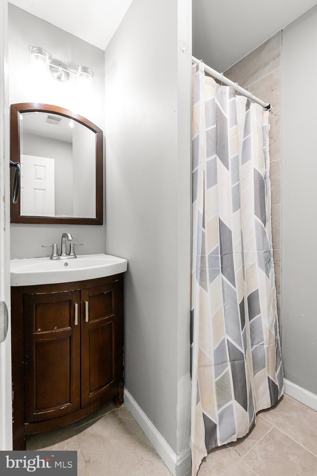 OLD GABLE SQUARE - Residential