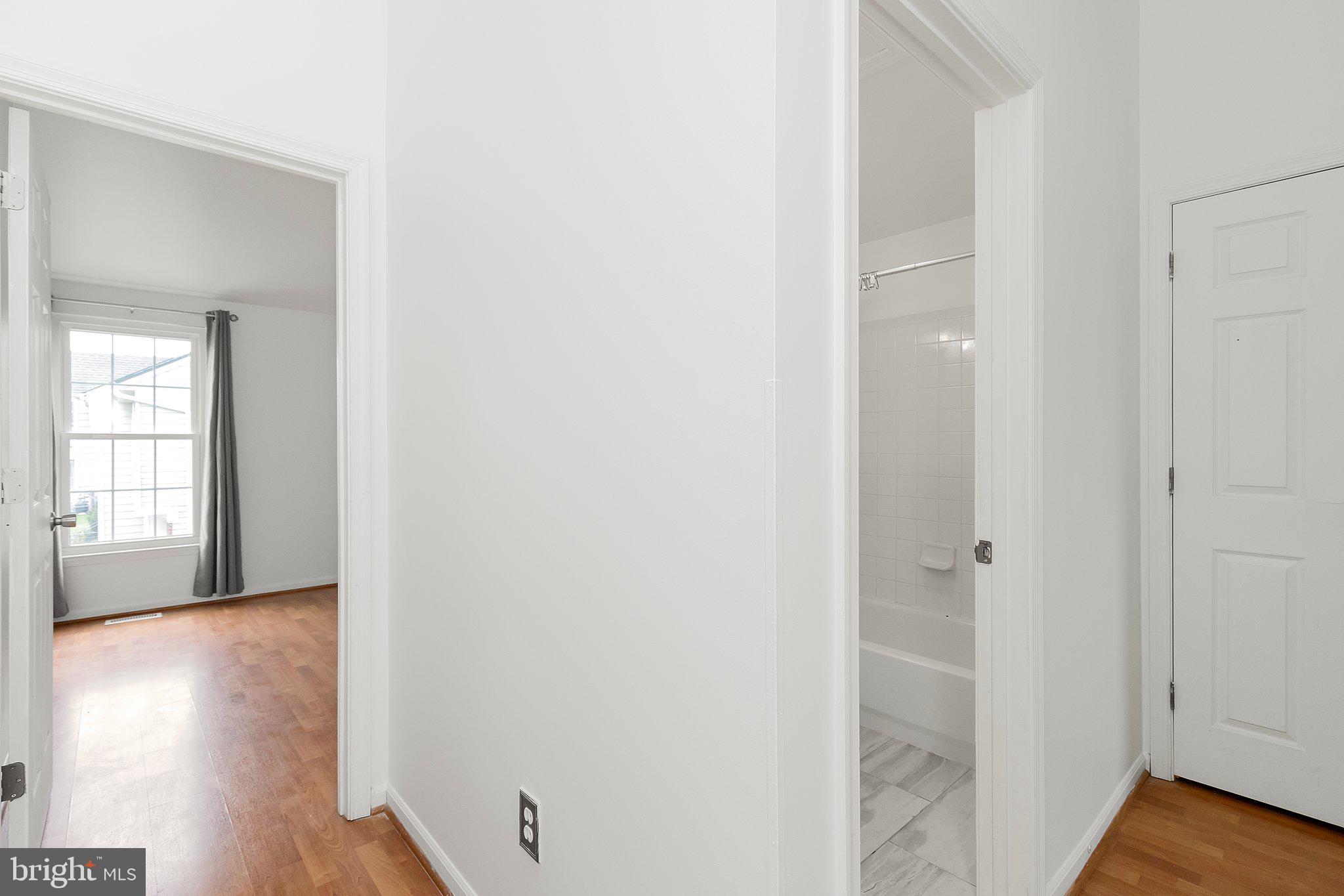 OLD GABLE SQUARE - Residential