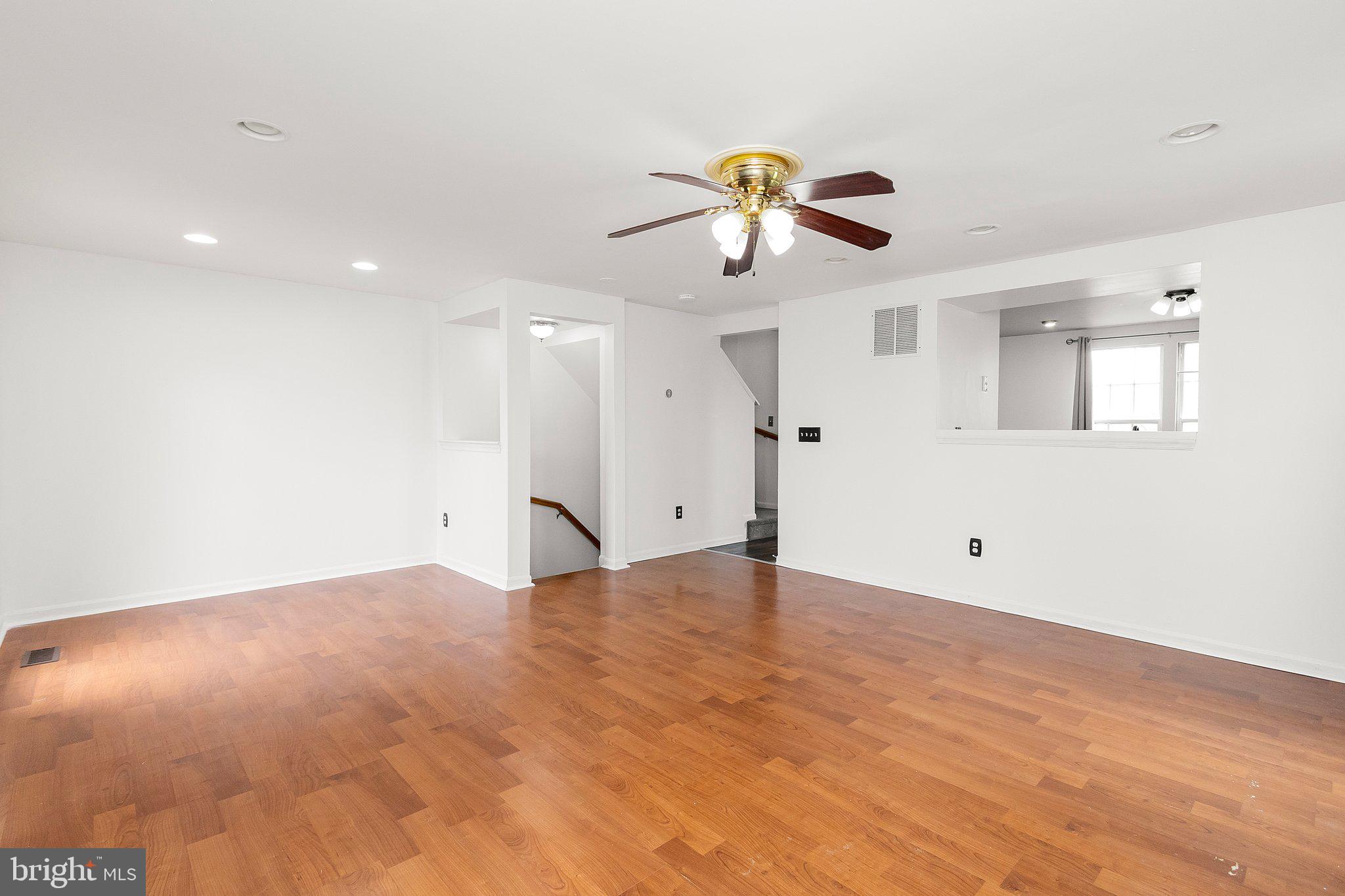 OLD GABLE SQUARE - Residential