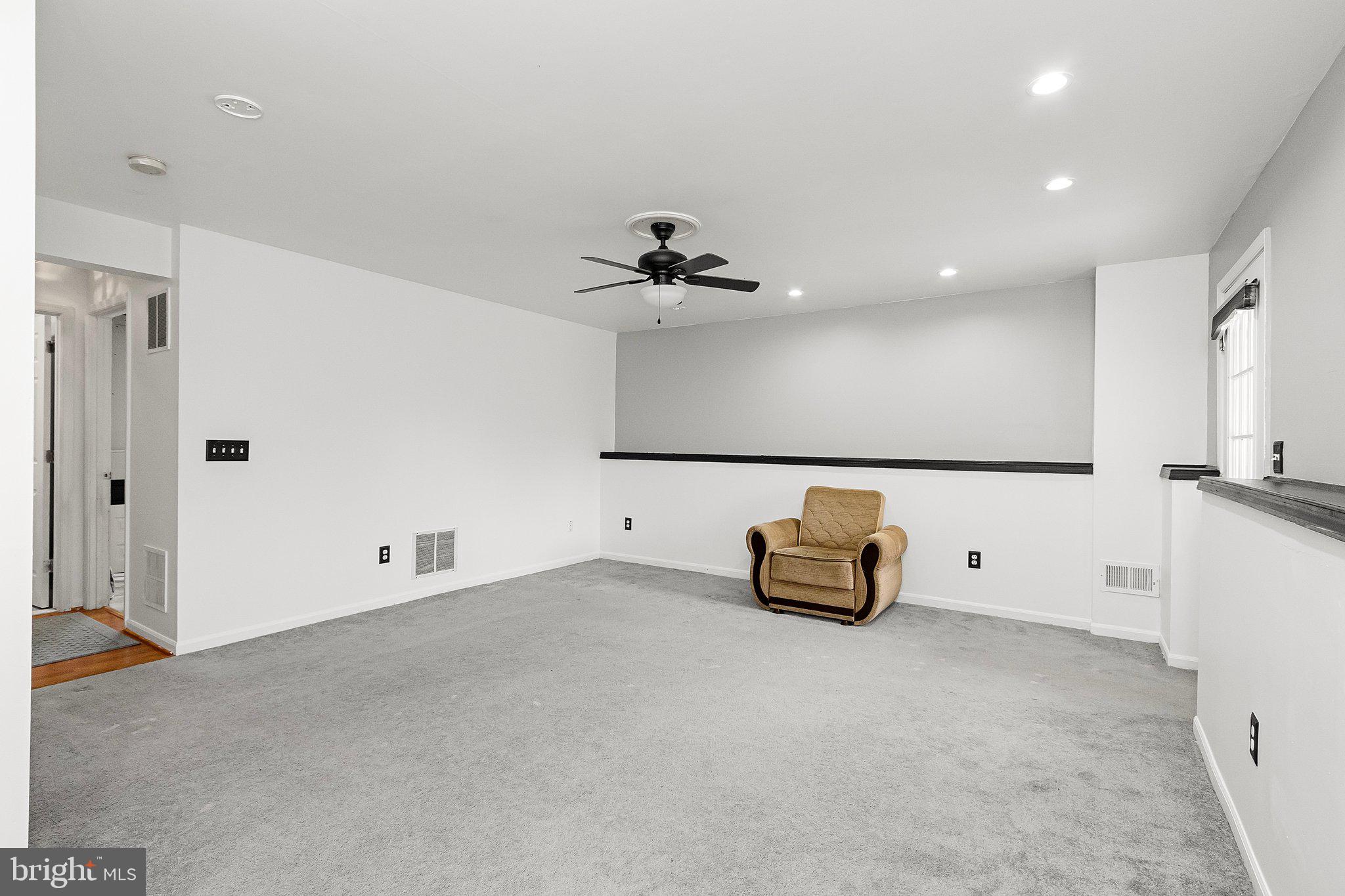 OLD GABLE SQUARE - Residential