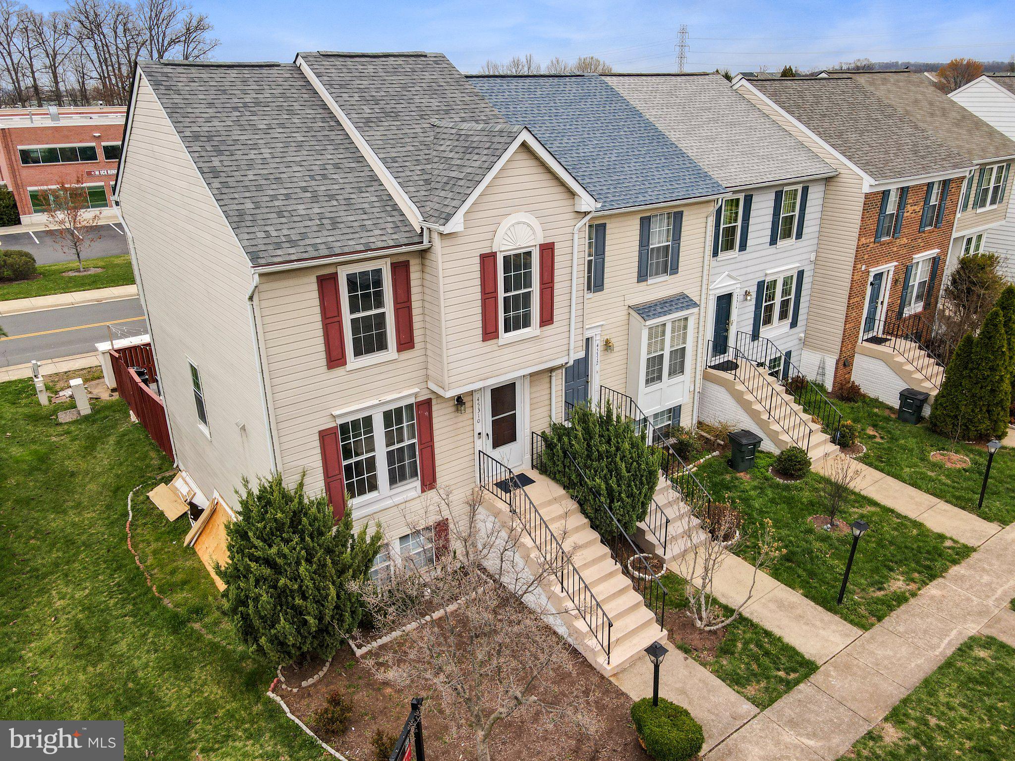 OLD GABLE SQUARE - Residential