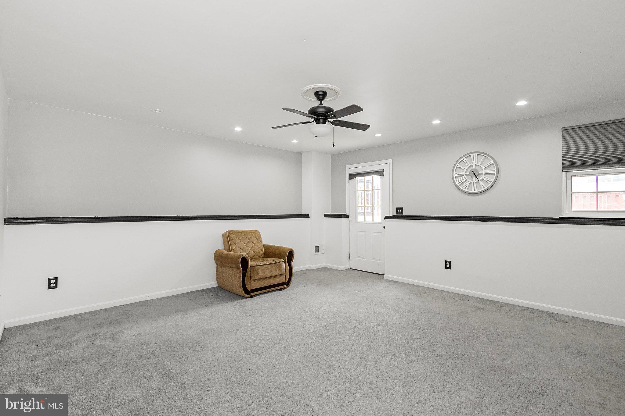 OLD GABLE SQUARE - Residential