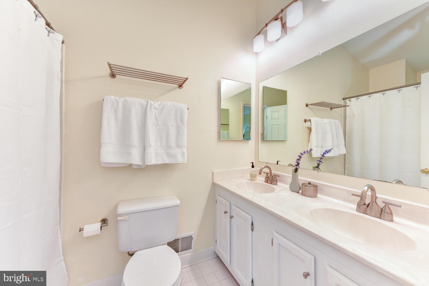 QUAKER HILL - Residential