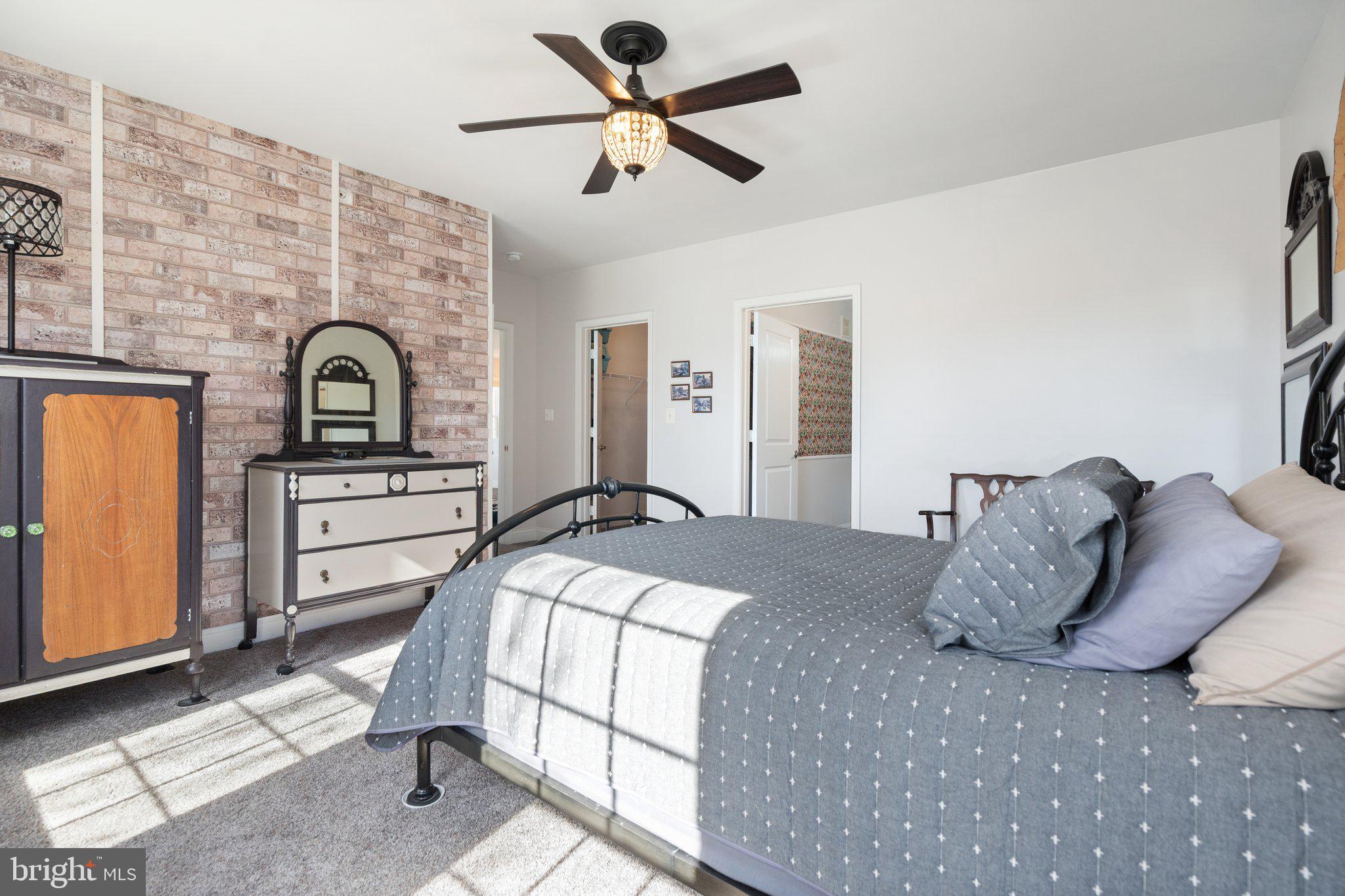 SUFFIELD MEADOWS - Residential