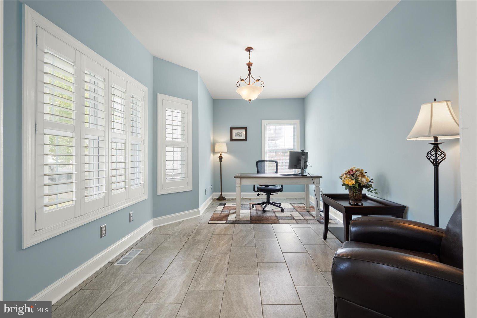 HIDDEN HARBOR - Residential