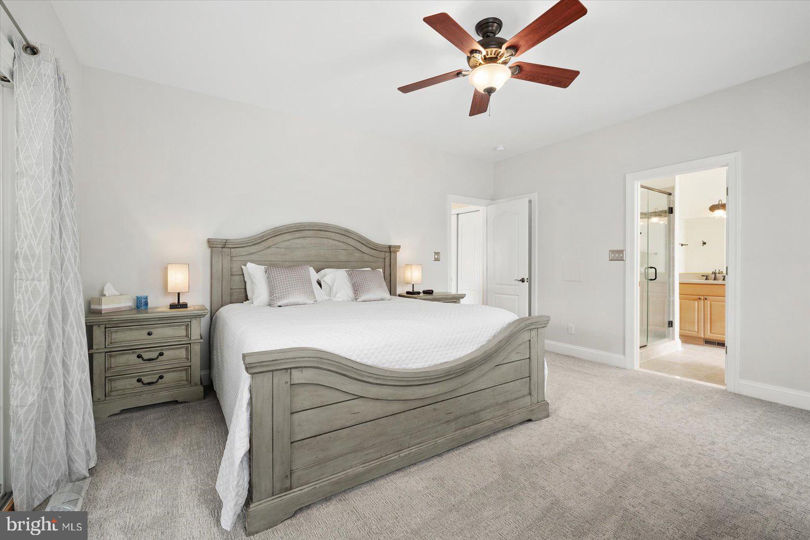 HIDDEN HARBOR - Residential