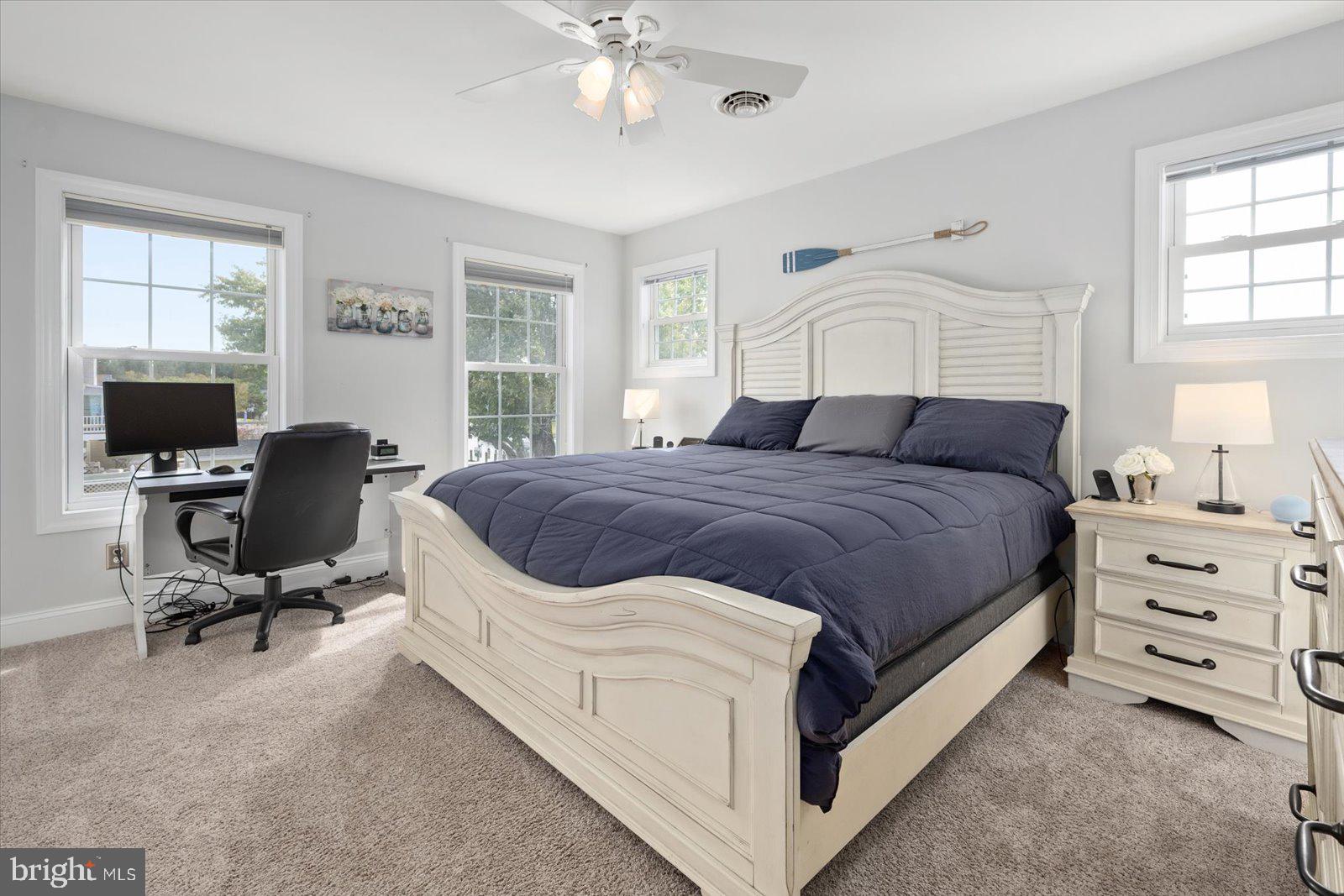 HIDDEN HARBOR - Residential