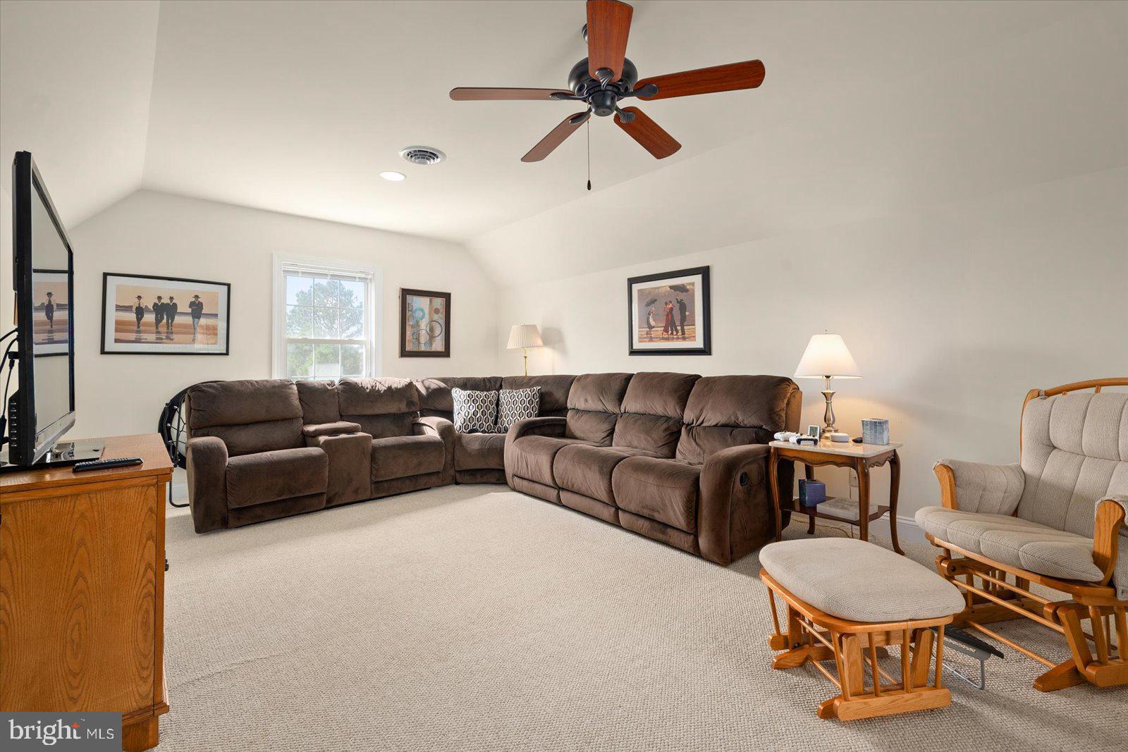 HIDDEN HARBOR - Residential