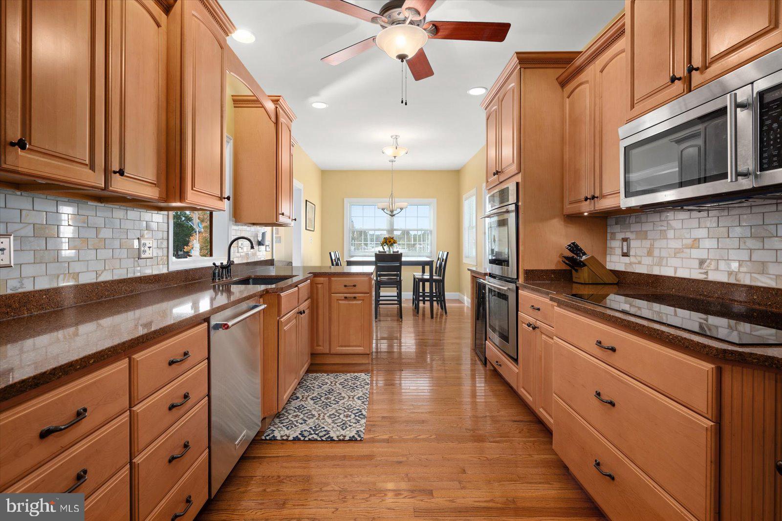 HIDDEN HARBOR - Residential