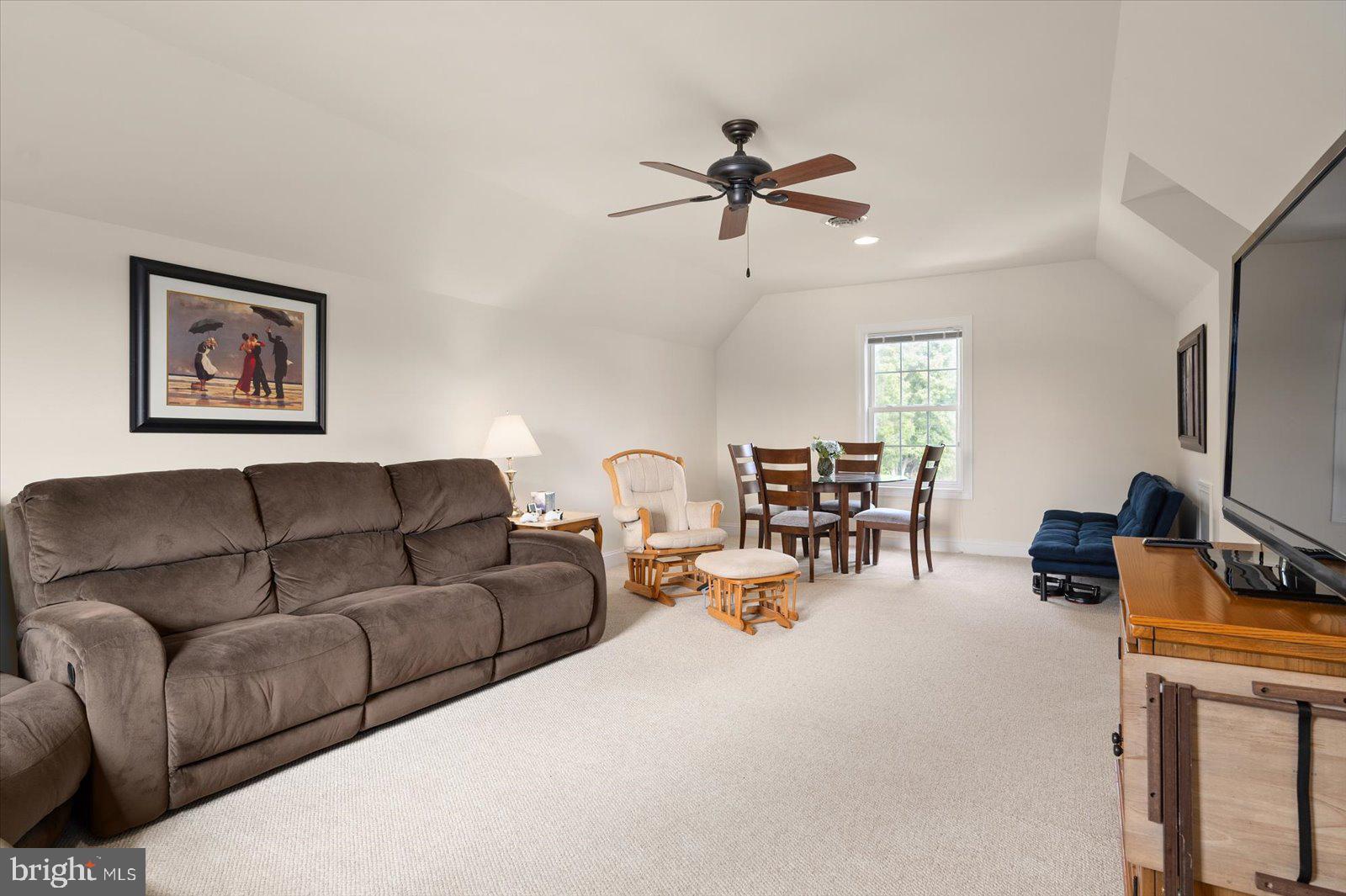 HIDDEN HARBOR - Residential