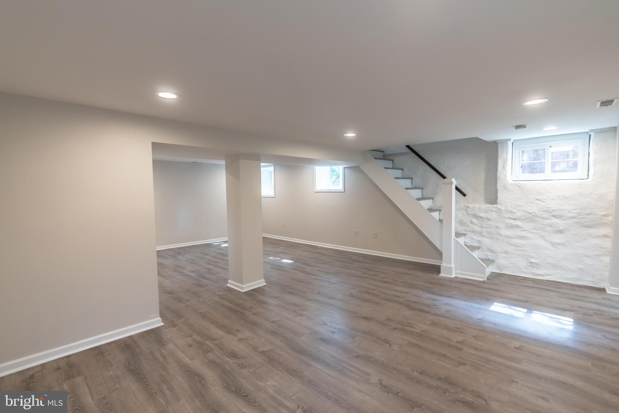 MAYFIELD - Residential