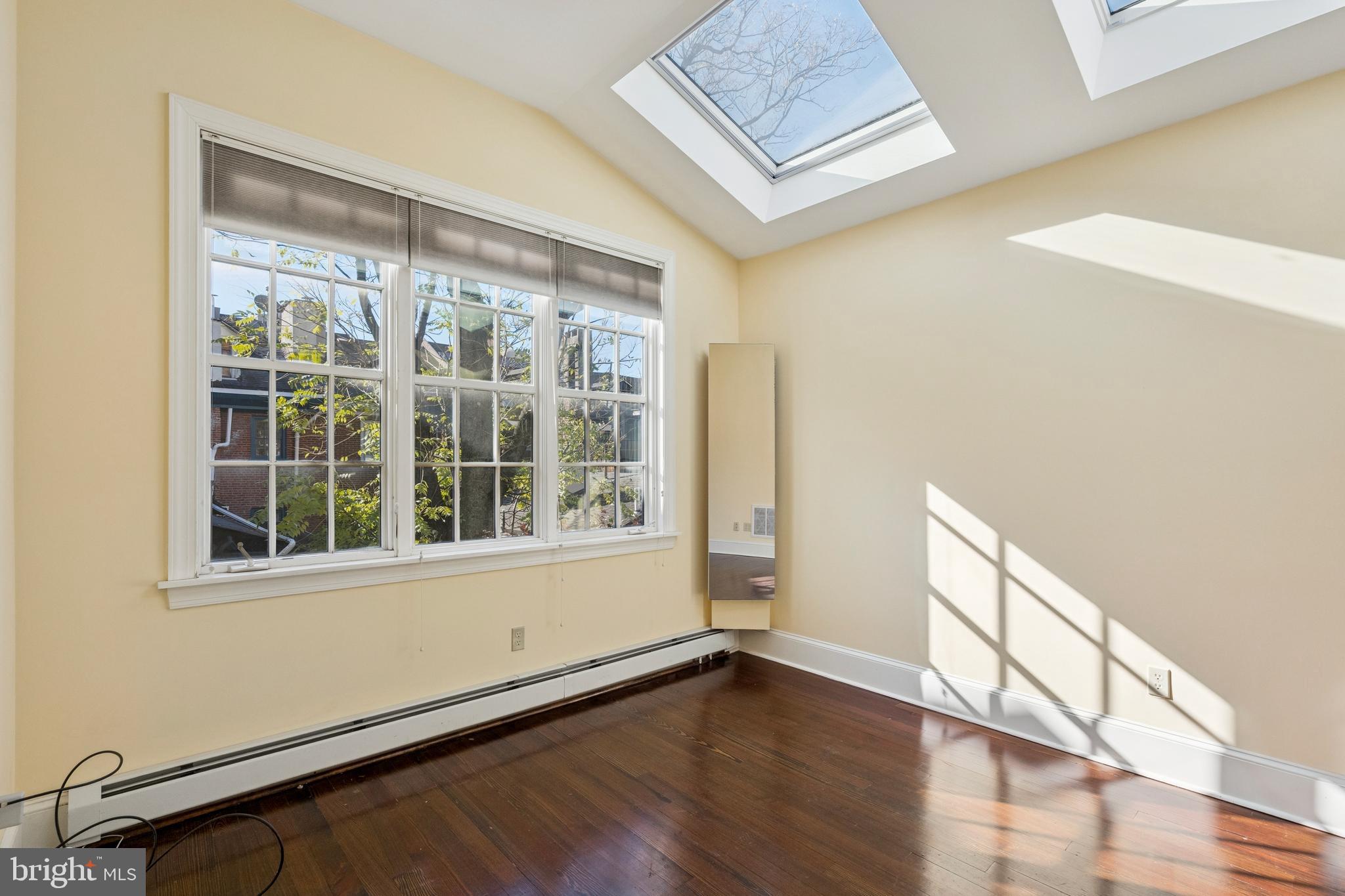 SOCIETY HILL - Residential