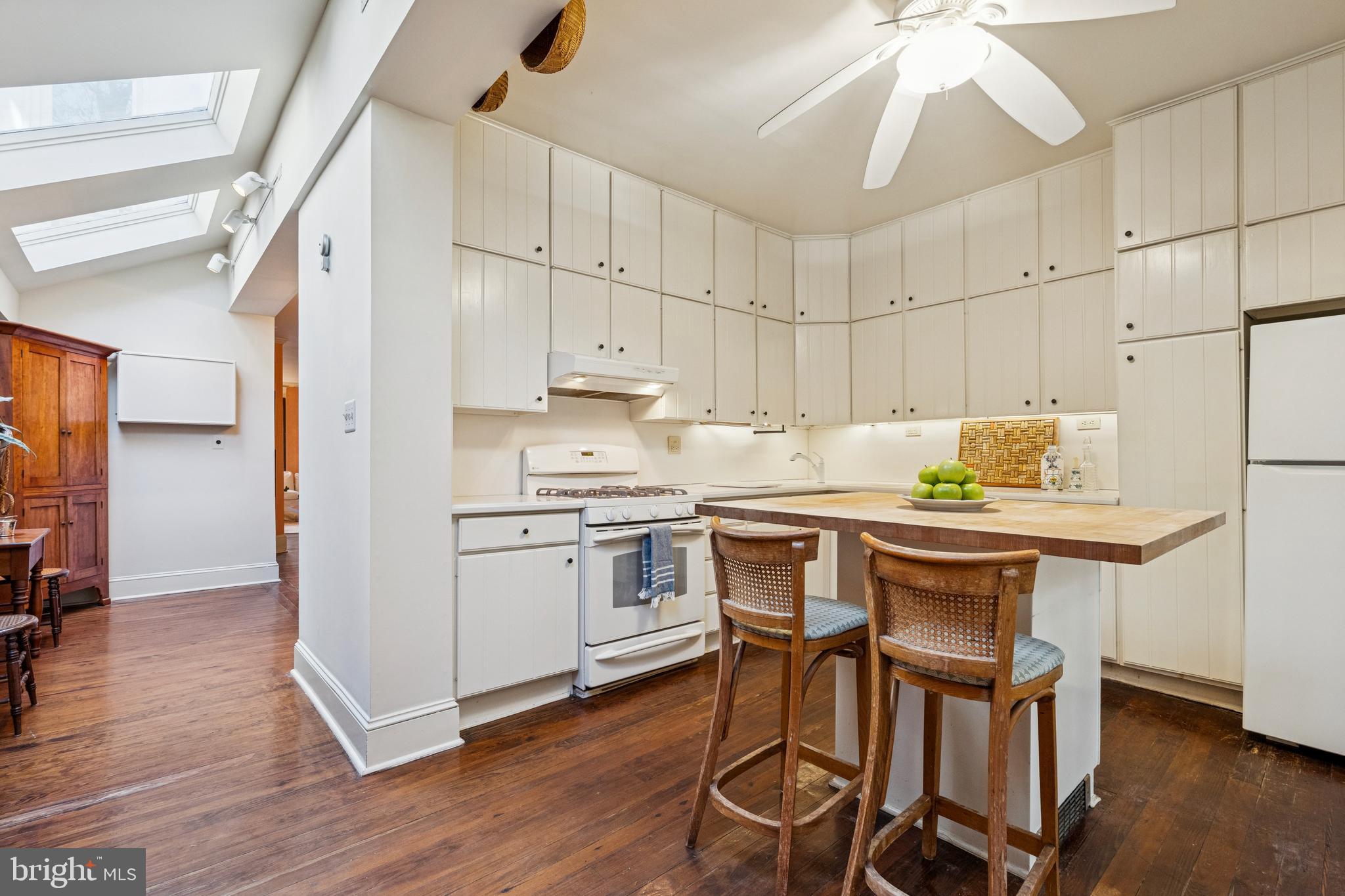 SOCIETY HILL - Residential