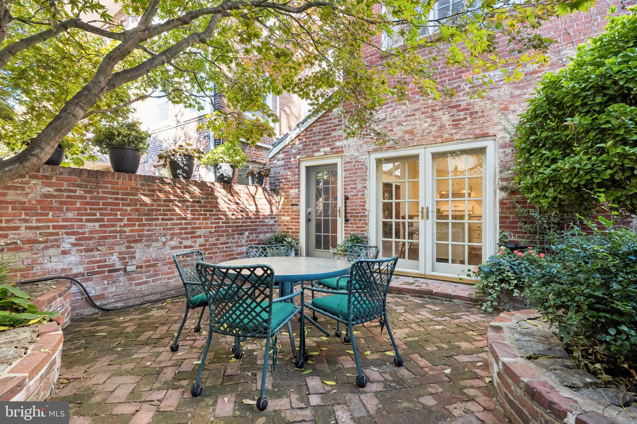 SOCIETY HILL - Residential