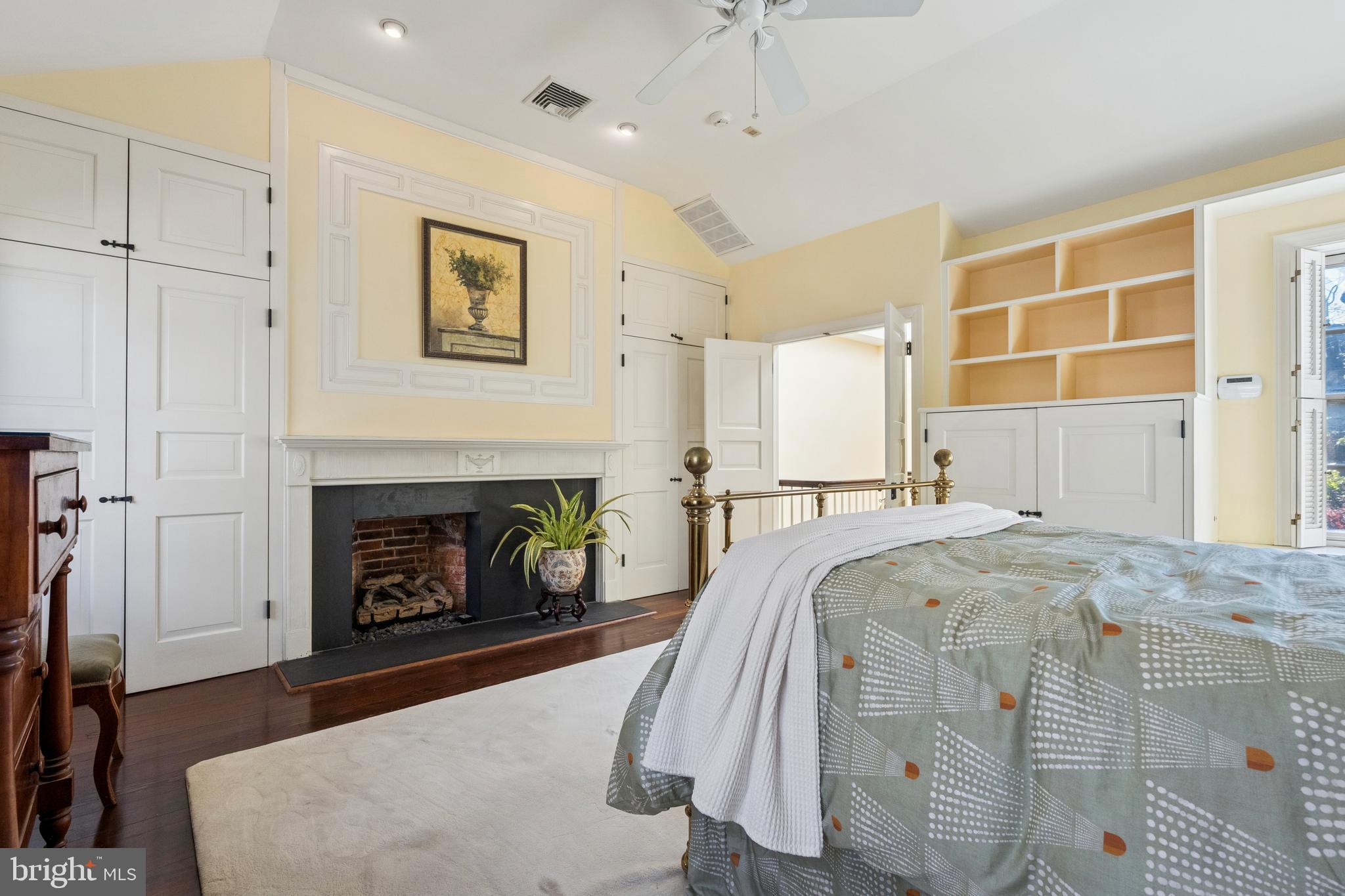 SOCIETY HILL - Residential