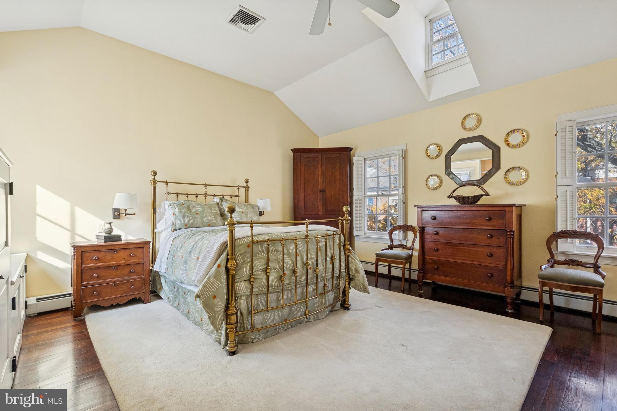 SOCIETY HILL - Residential