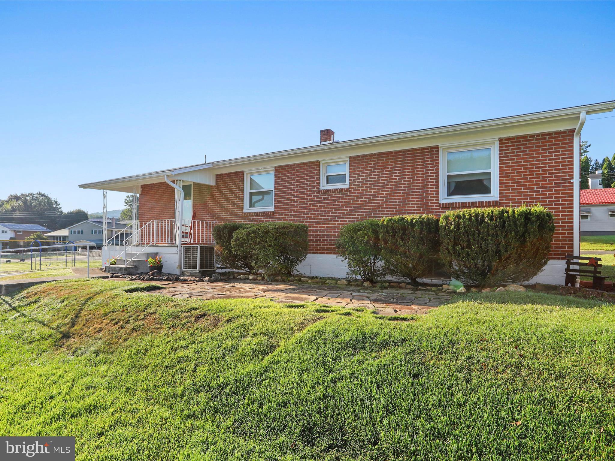 WEST END - Residential