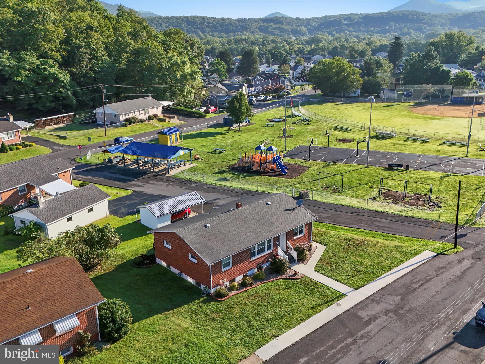 WEST END - Residential