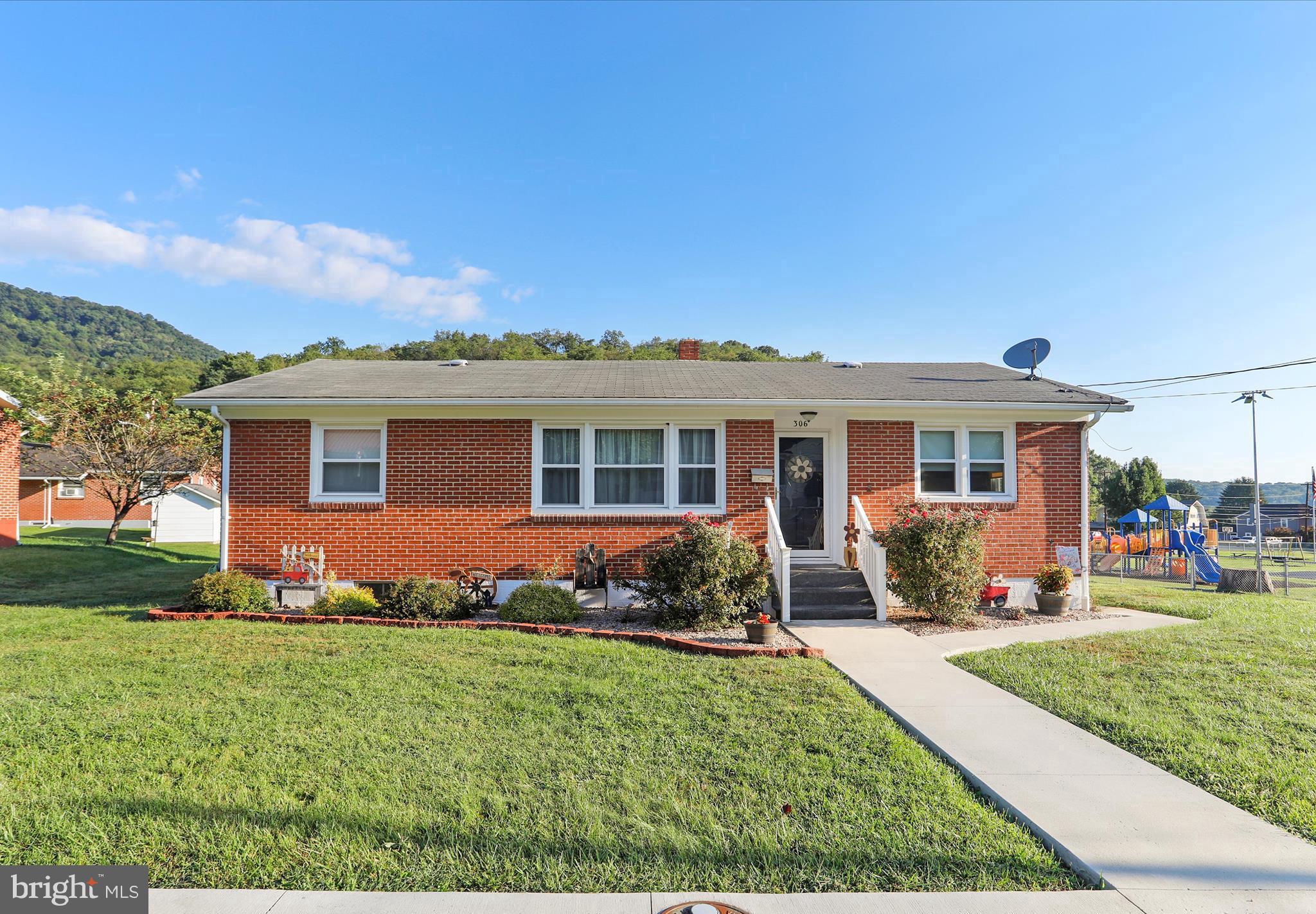 WEST END - Residential