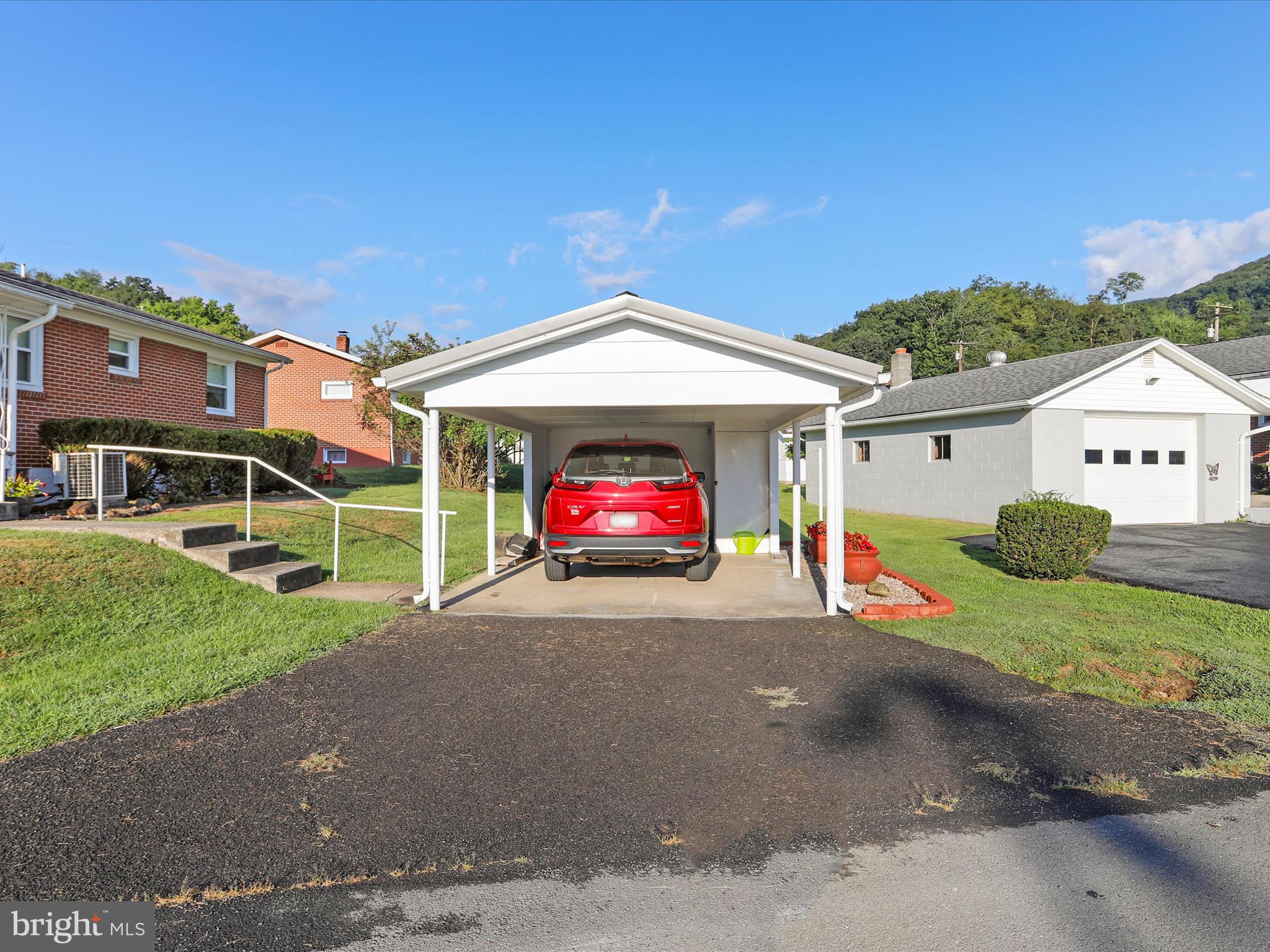 WEST END - Residential