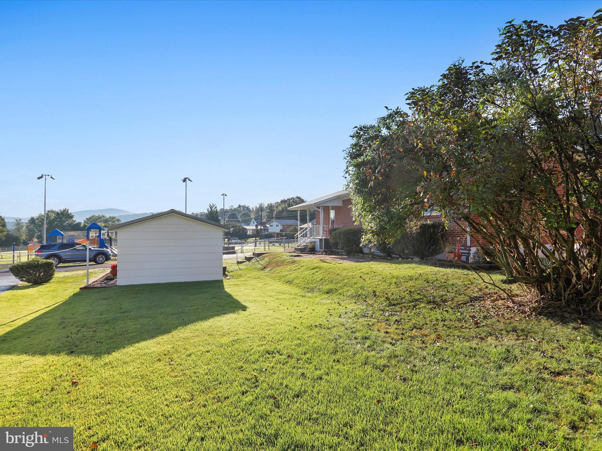 WEST END - Residential