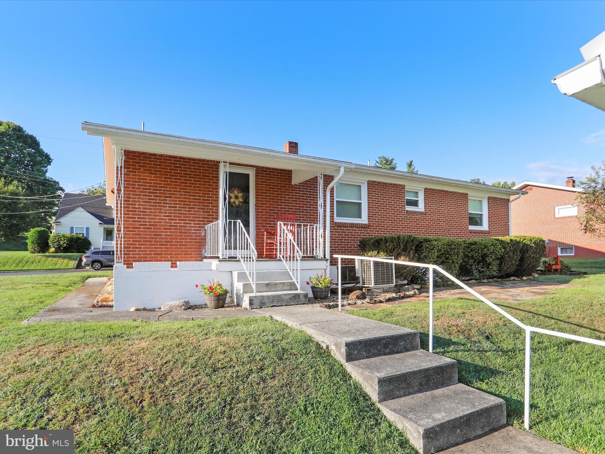 WEST END - Residential