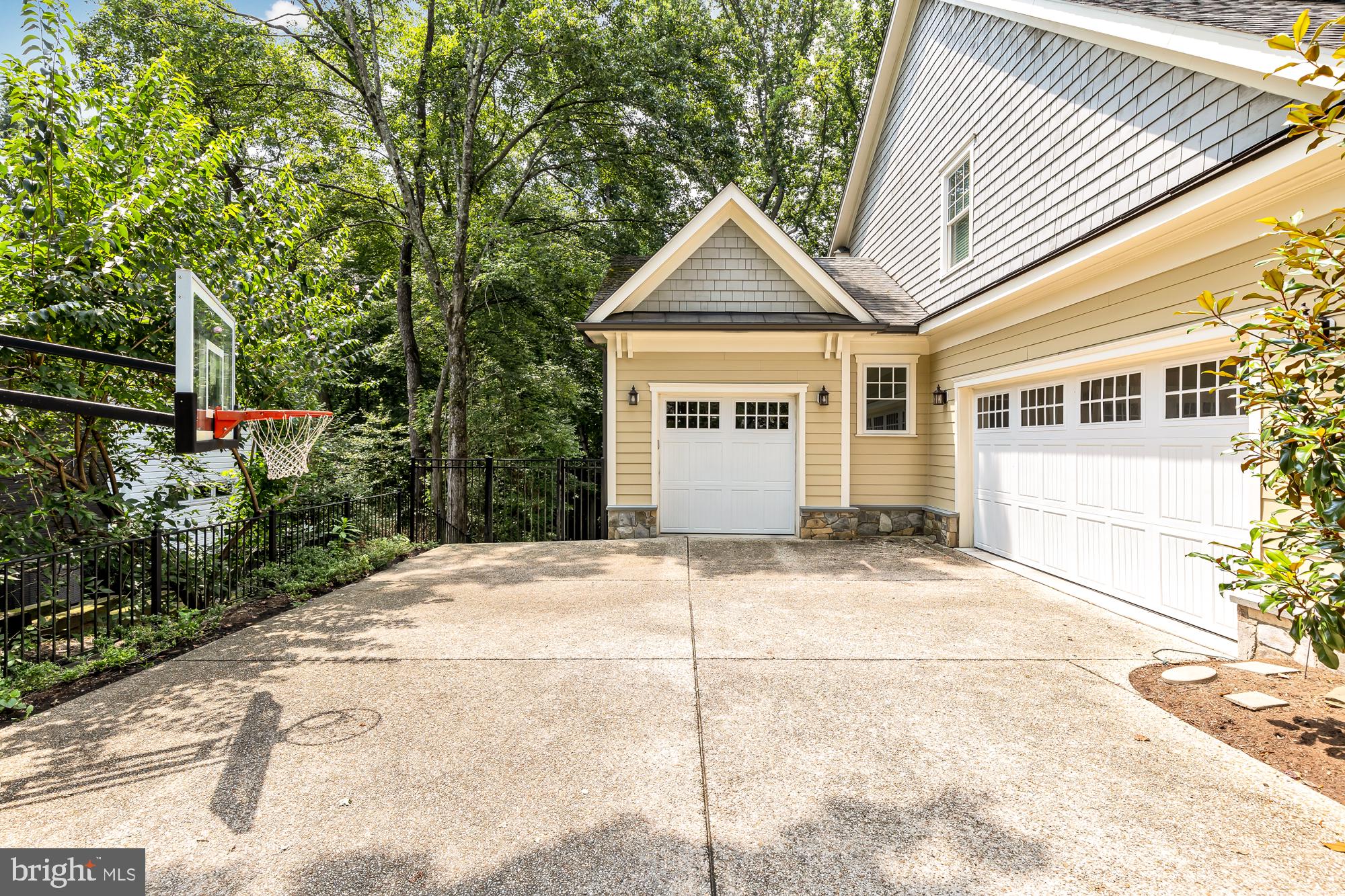 BURNING TREE MANOR - Residential