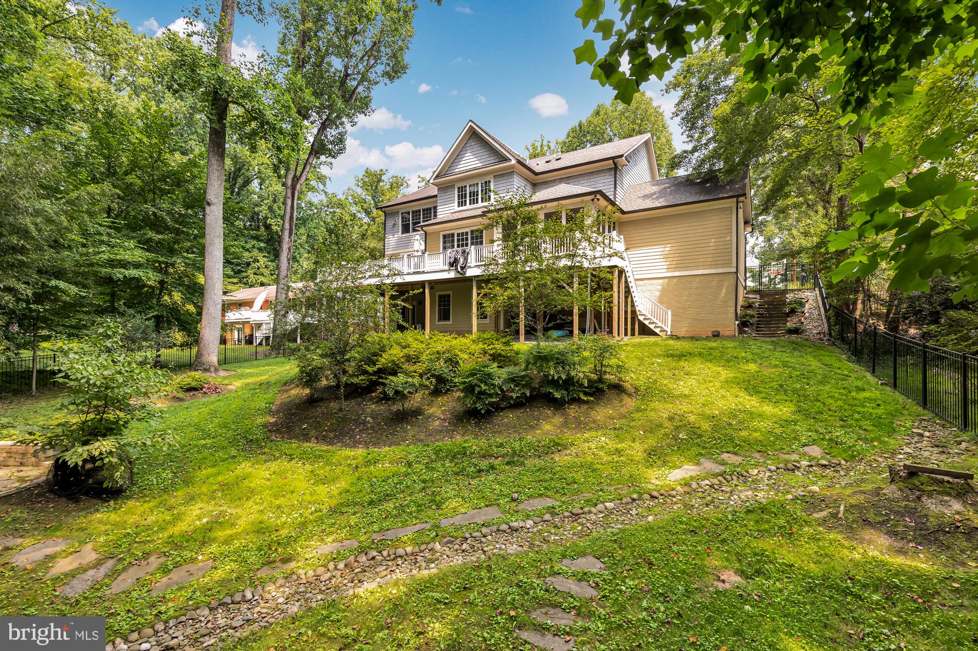 BURNING TREE MANOR - Residential