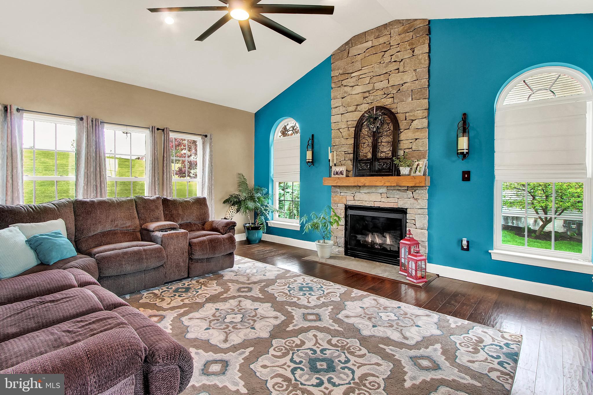 AUTUMN RIDGE - Residential