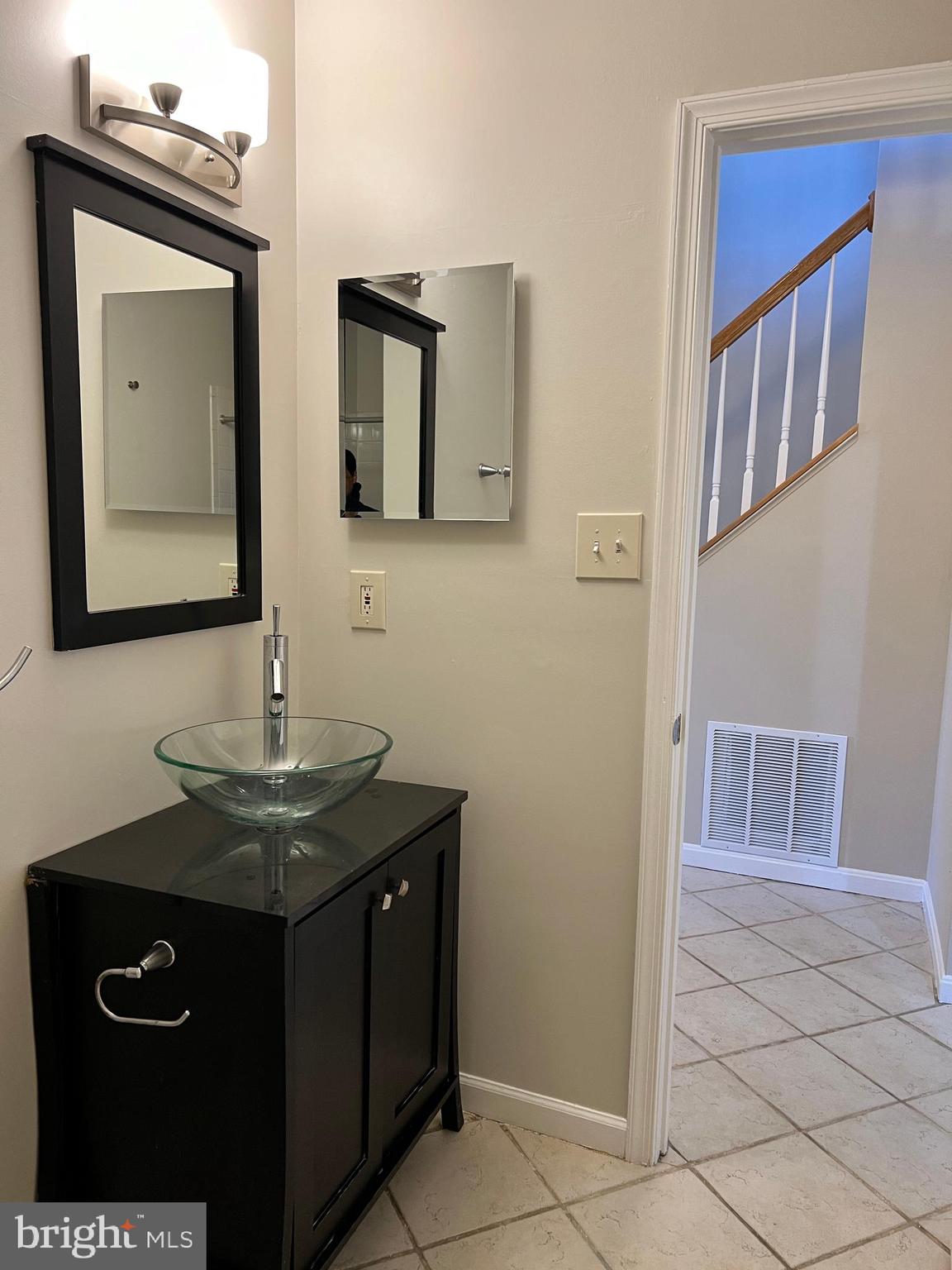 GROVEWOOD - Residential Lease