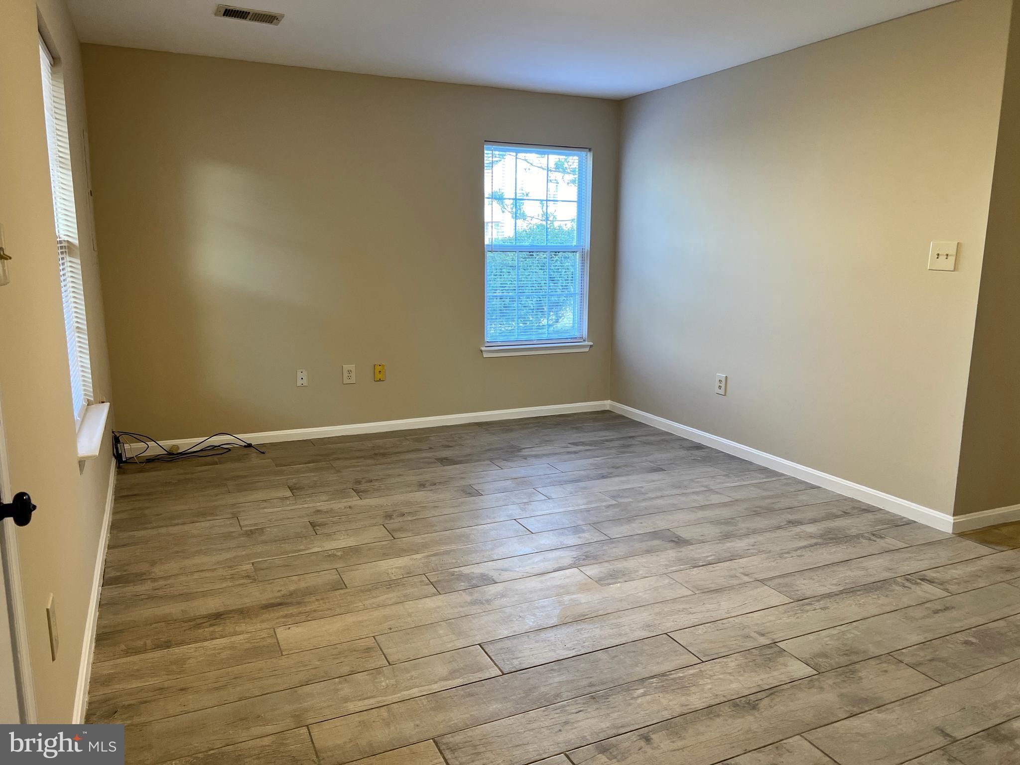 GROVEWOOD - Residential Lease