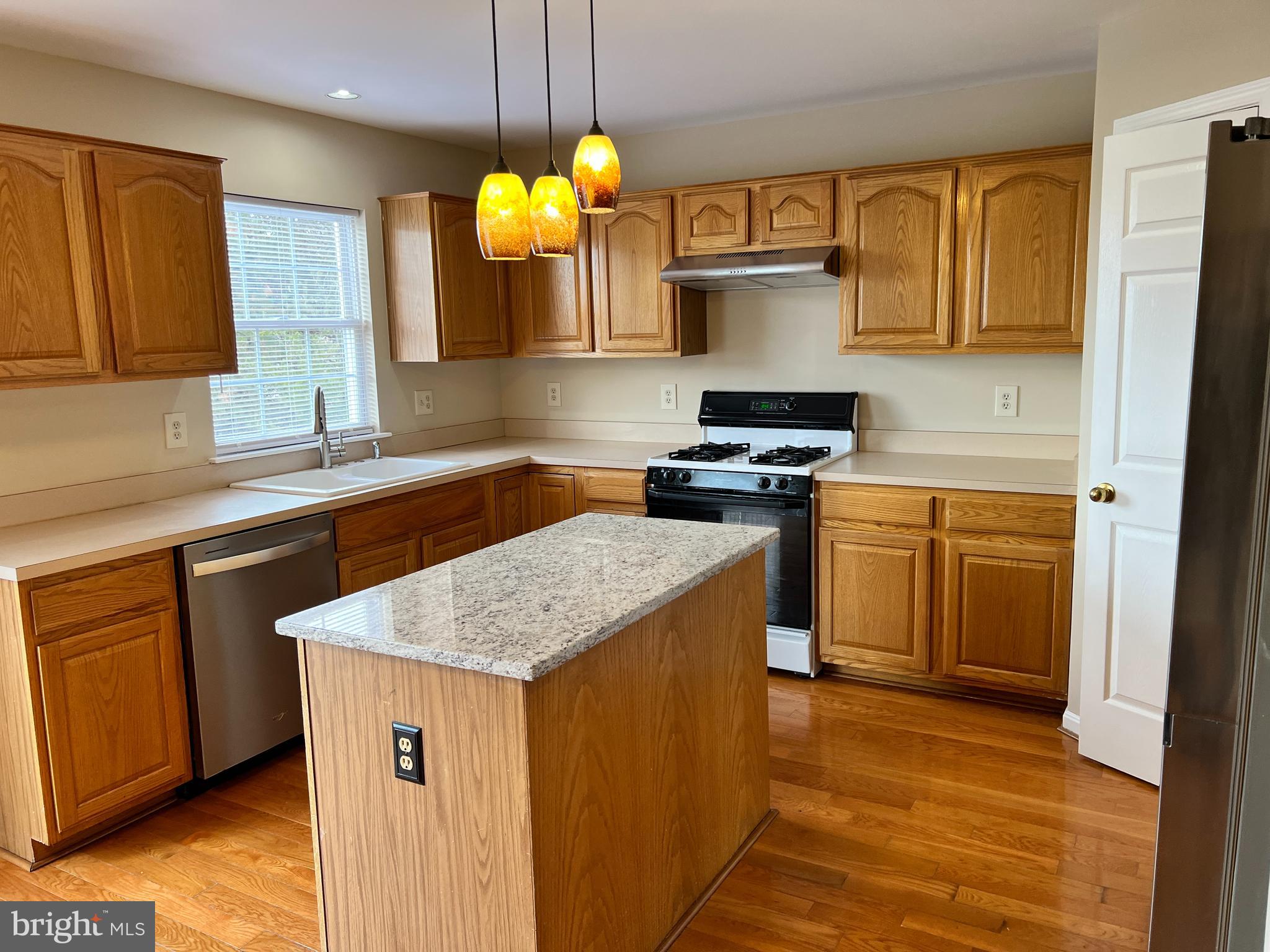 GROVEWOOD - Residential Lease