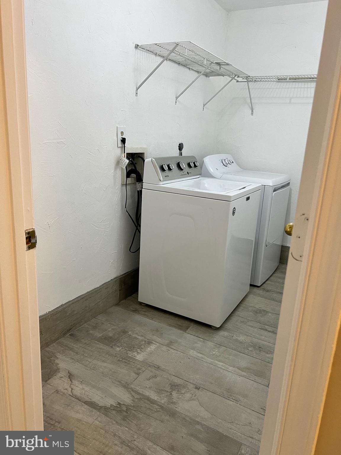 GROVEWOOD - Residential Lease