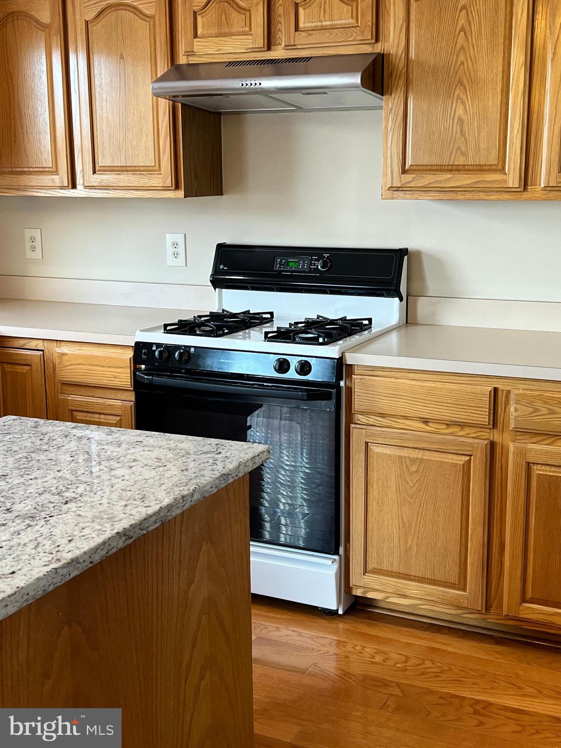 GROVEWOOD - Residential Lease