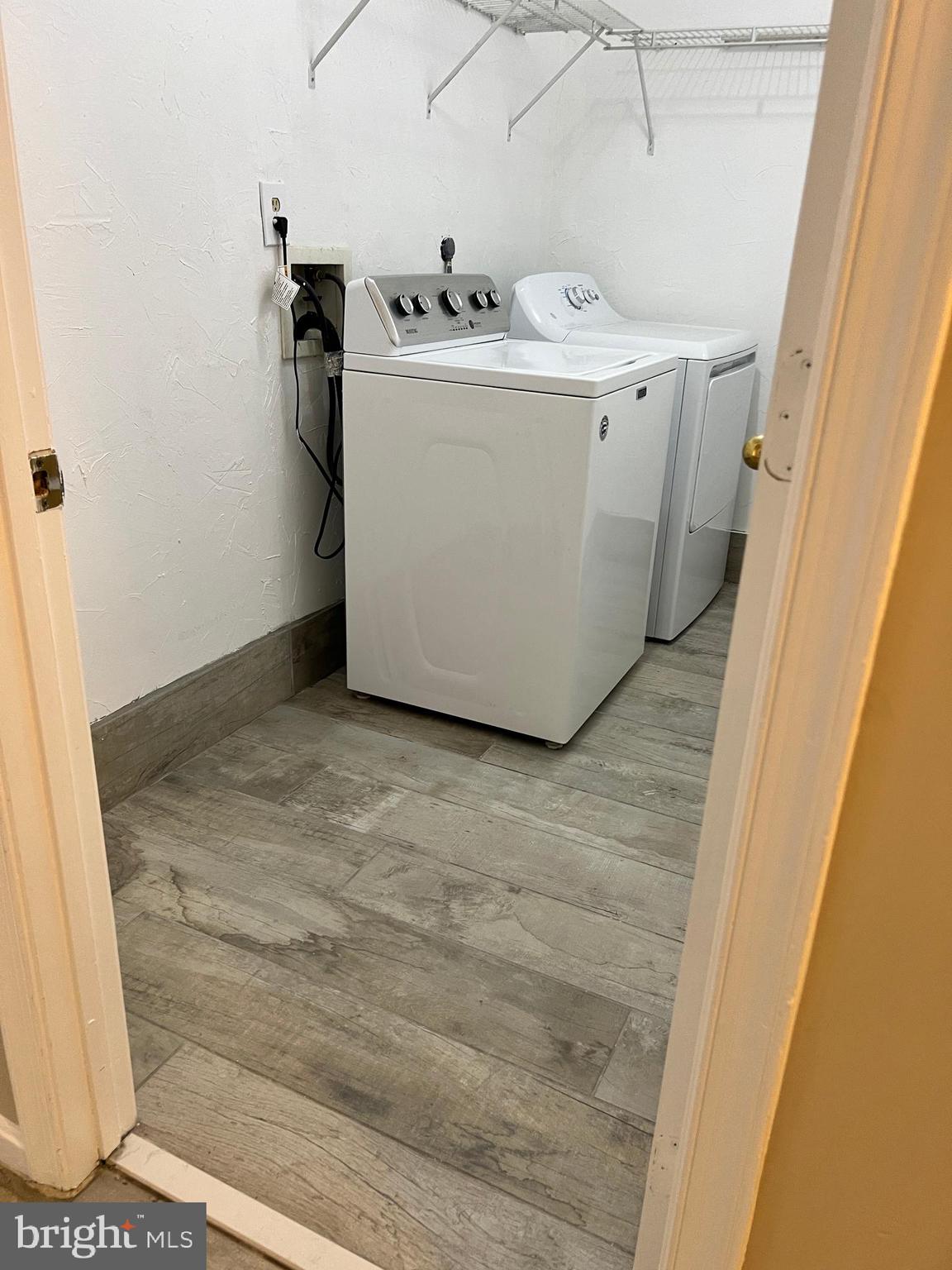 GROVEWOOD - Residential Lease