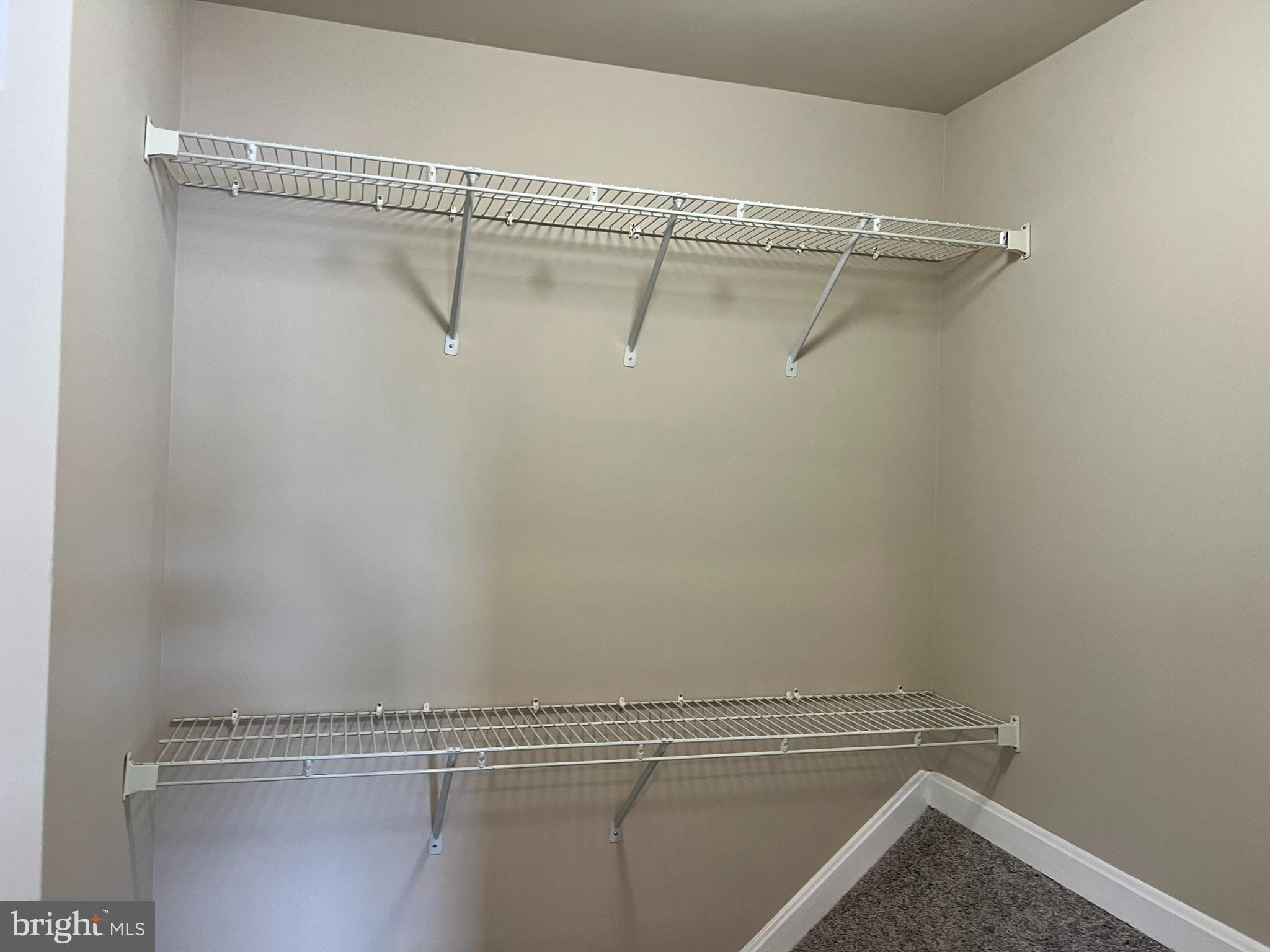 GROVEWOOD - Residential Lease