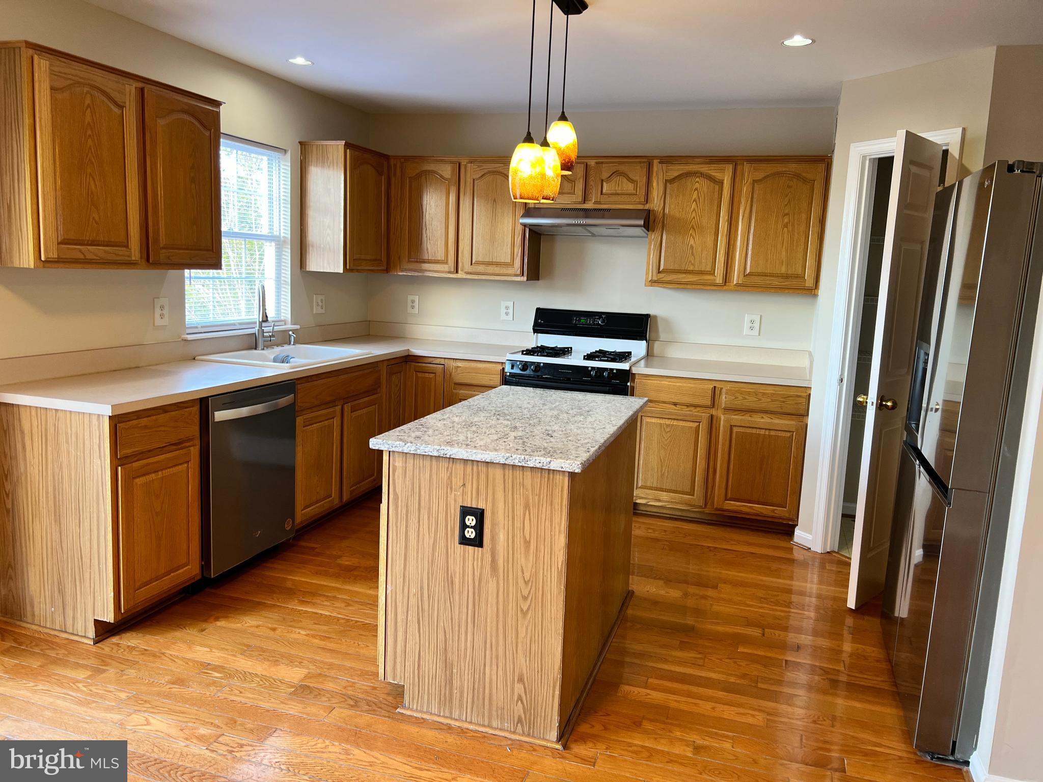 GROVEWOOD - Residential Lease