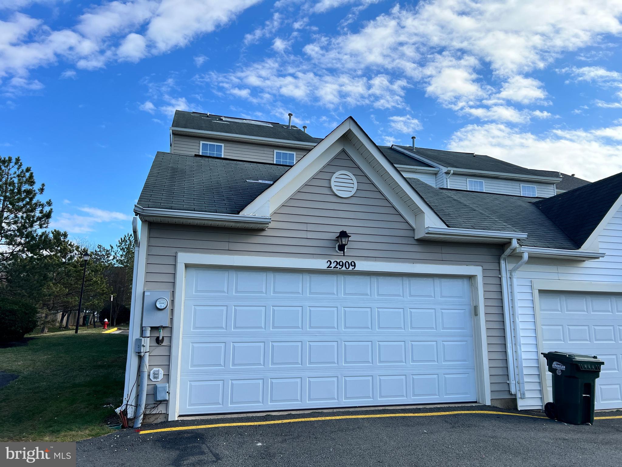 GROVEWOOD - Residential Lease