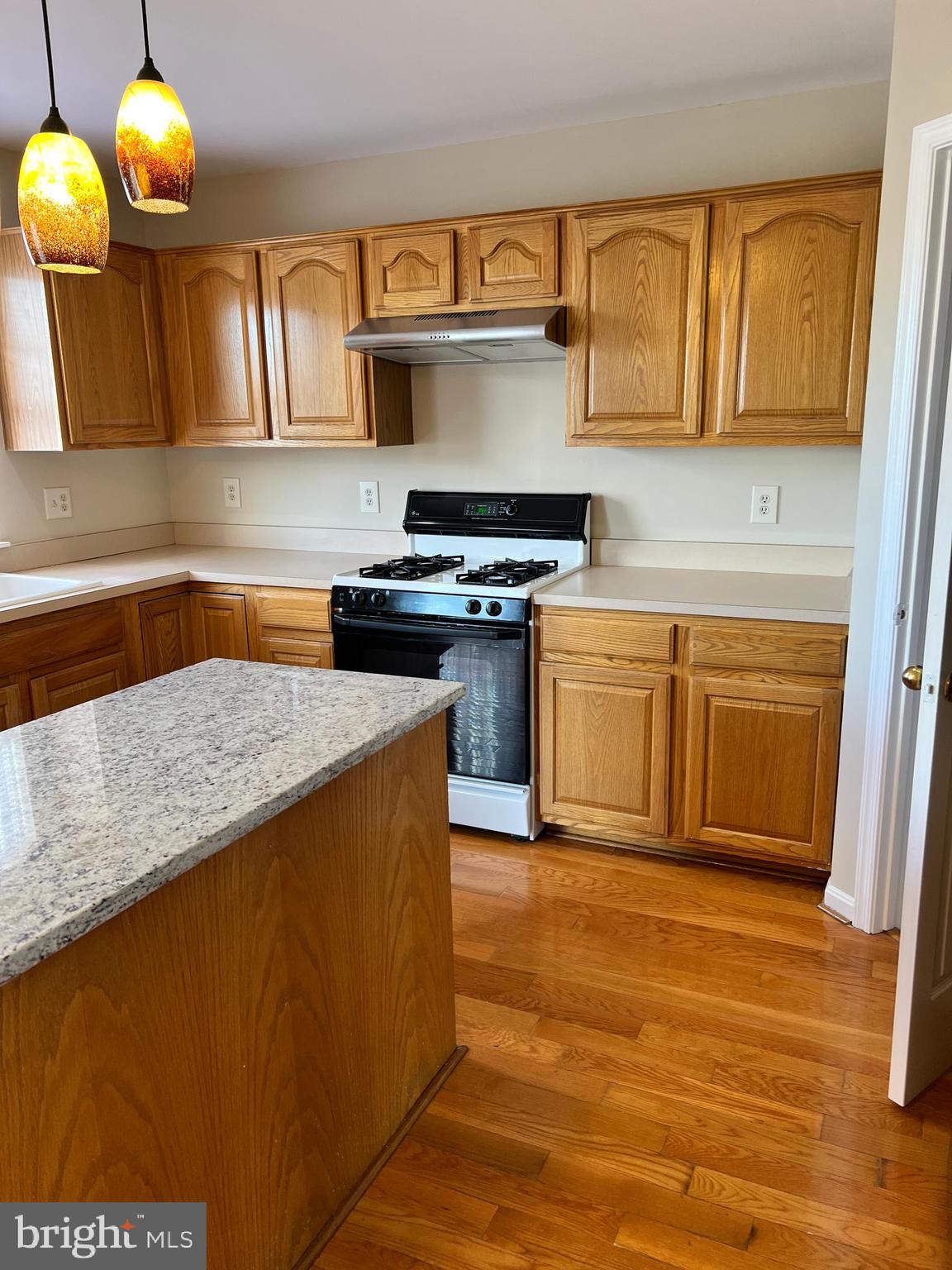 GROVEWOOD - Residential Lease