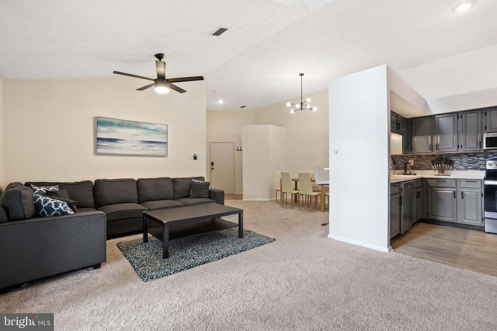 WATERS EDGE AT NORTH LAKE - Residential