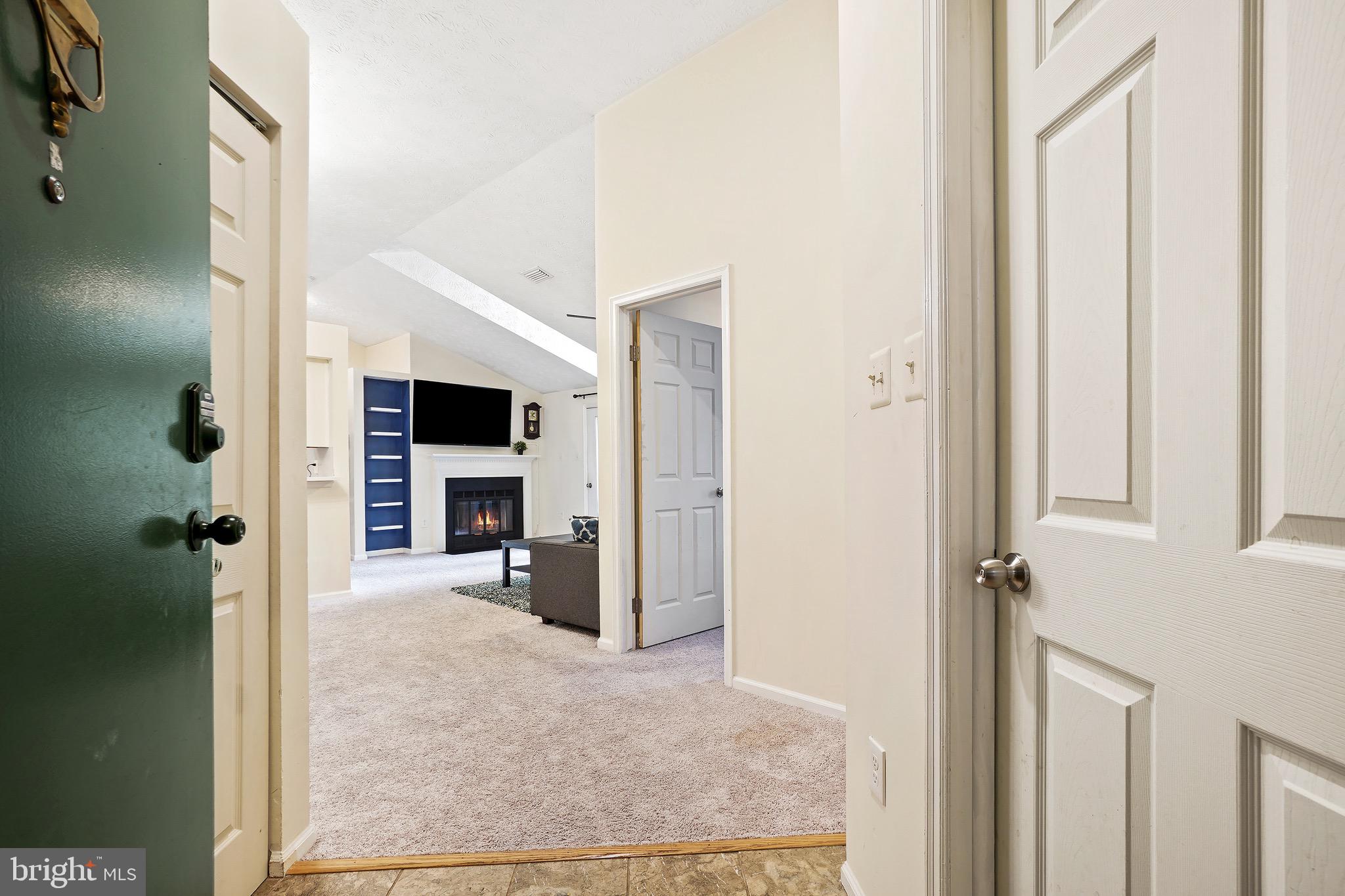 WATERS EDGE AT NORTH LAKE - Residential