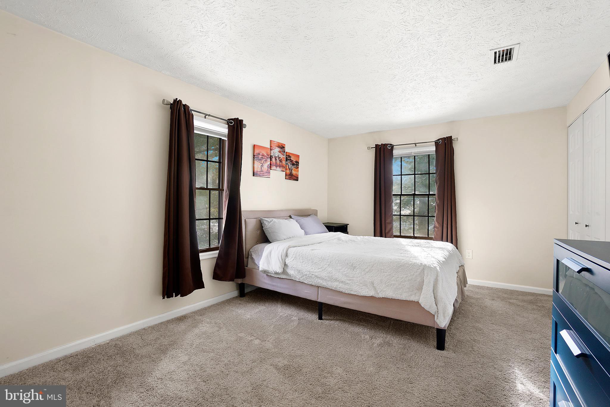 WATERS EDGE AT NORTH LAKE - Residential