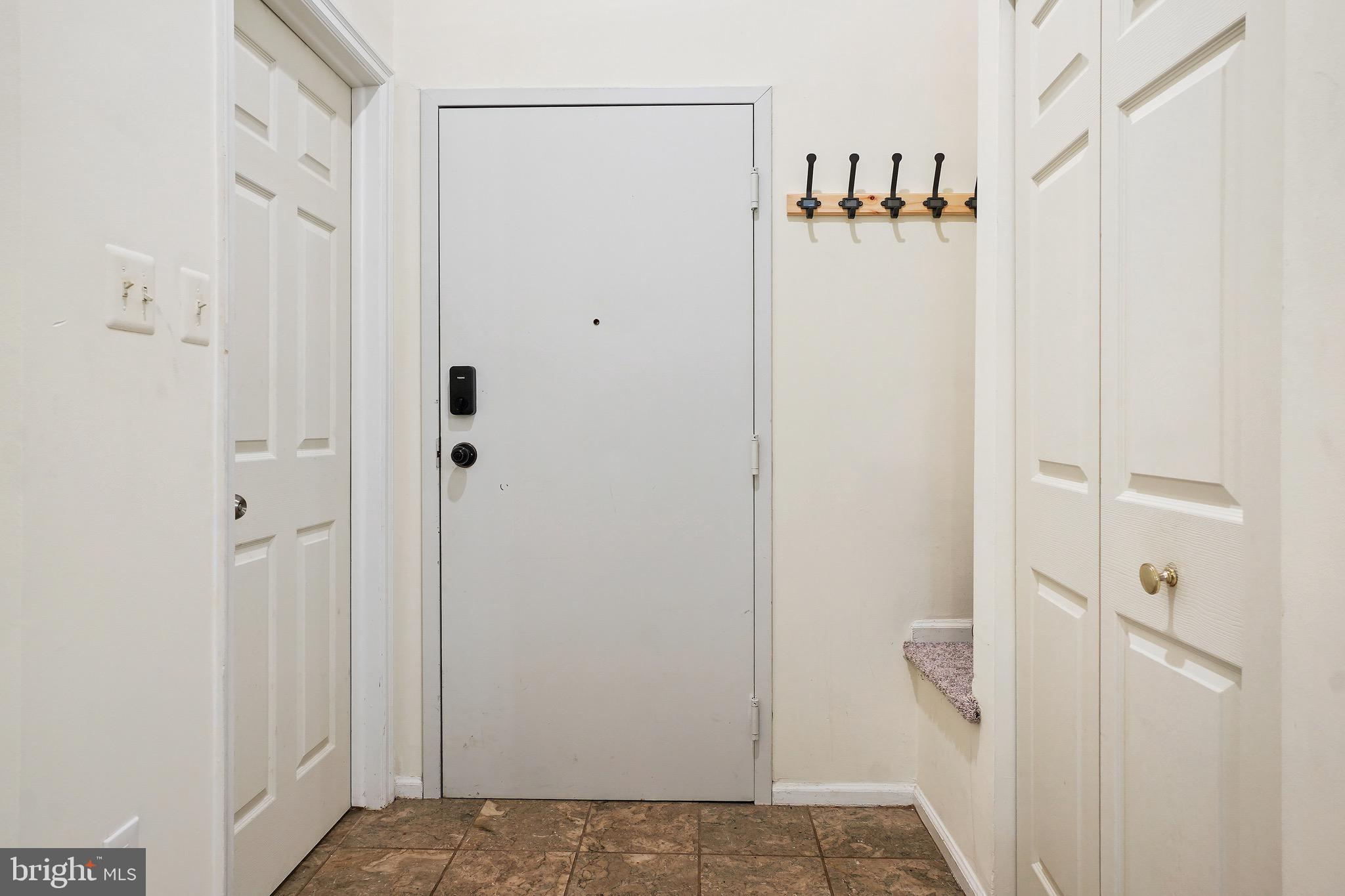 WATERS EDGE AT NORTH LAKE - Residential