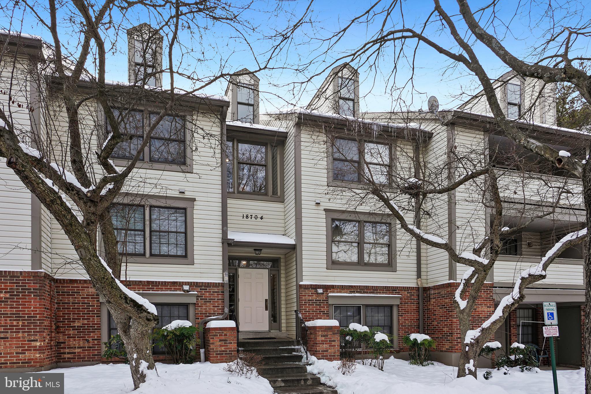 WATERS EDGE AT NORTH LAKE - Residential