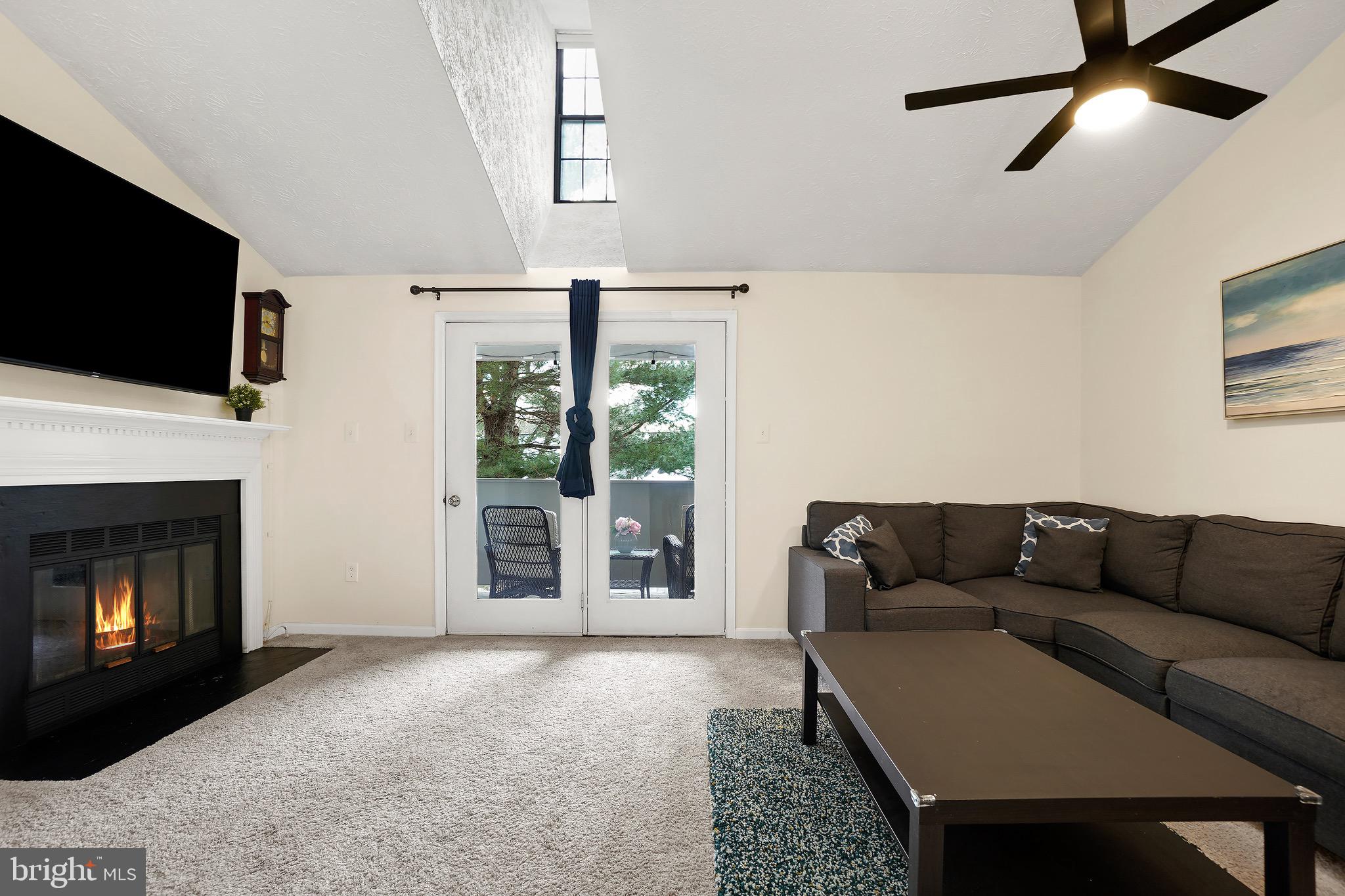 WATERS EDGE AT NORTH LAKE - Residential