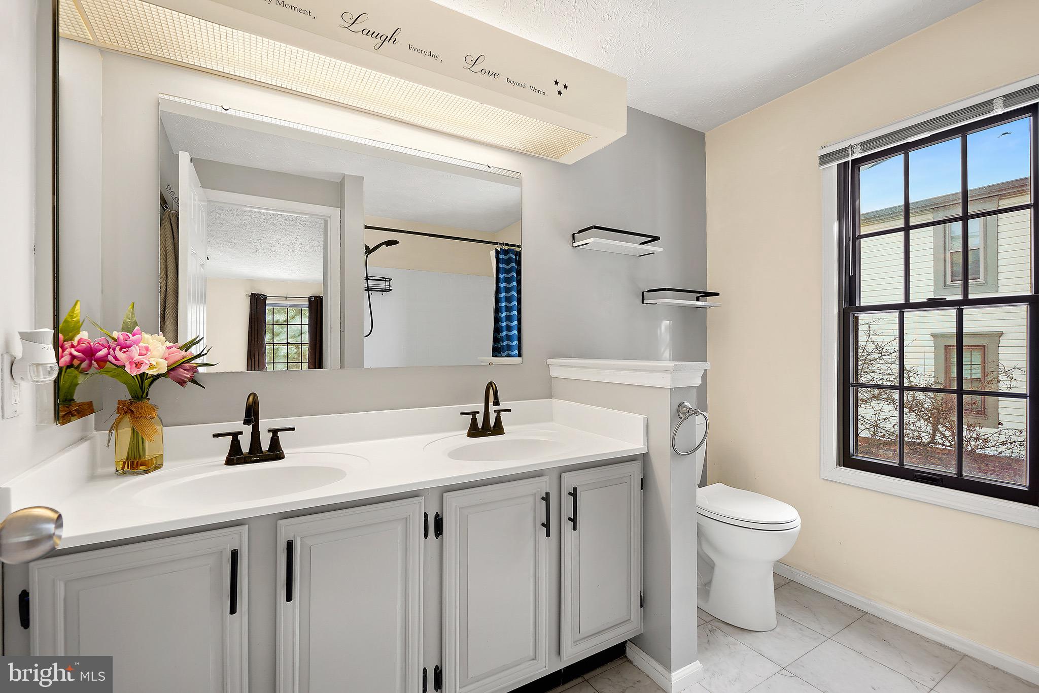 WATERS EDGE AT NORTH LAKE - Residential